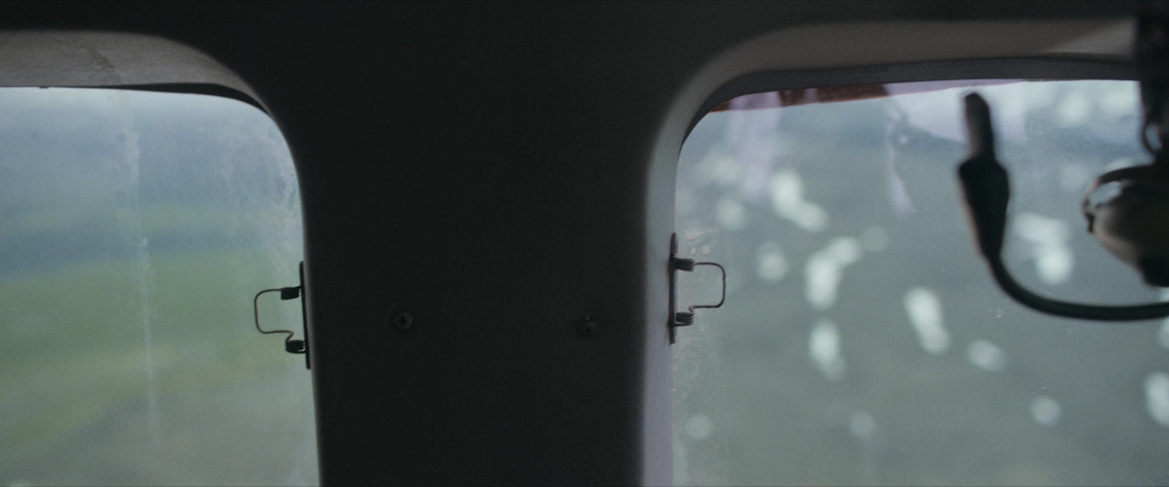 Flight Risk (2025) [4K] screencap 1212