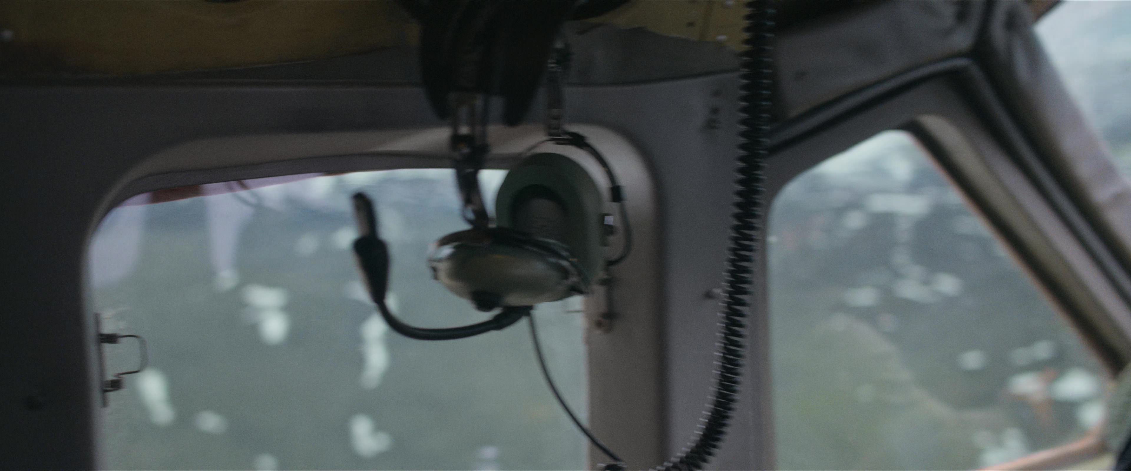 Flight Risk (2025) [4K] HD screenshot 1217