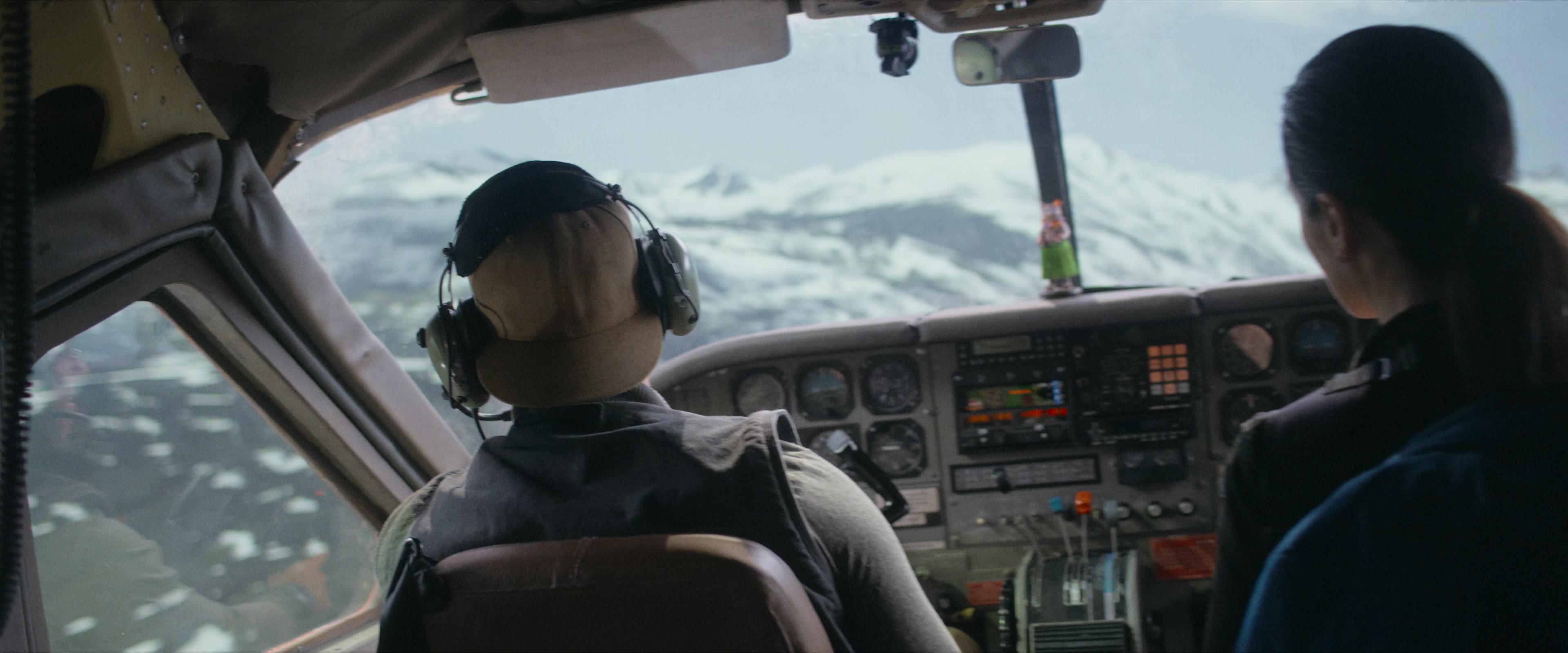 Flight Risk (2025) [4K] HD screenshot 1223