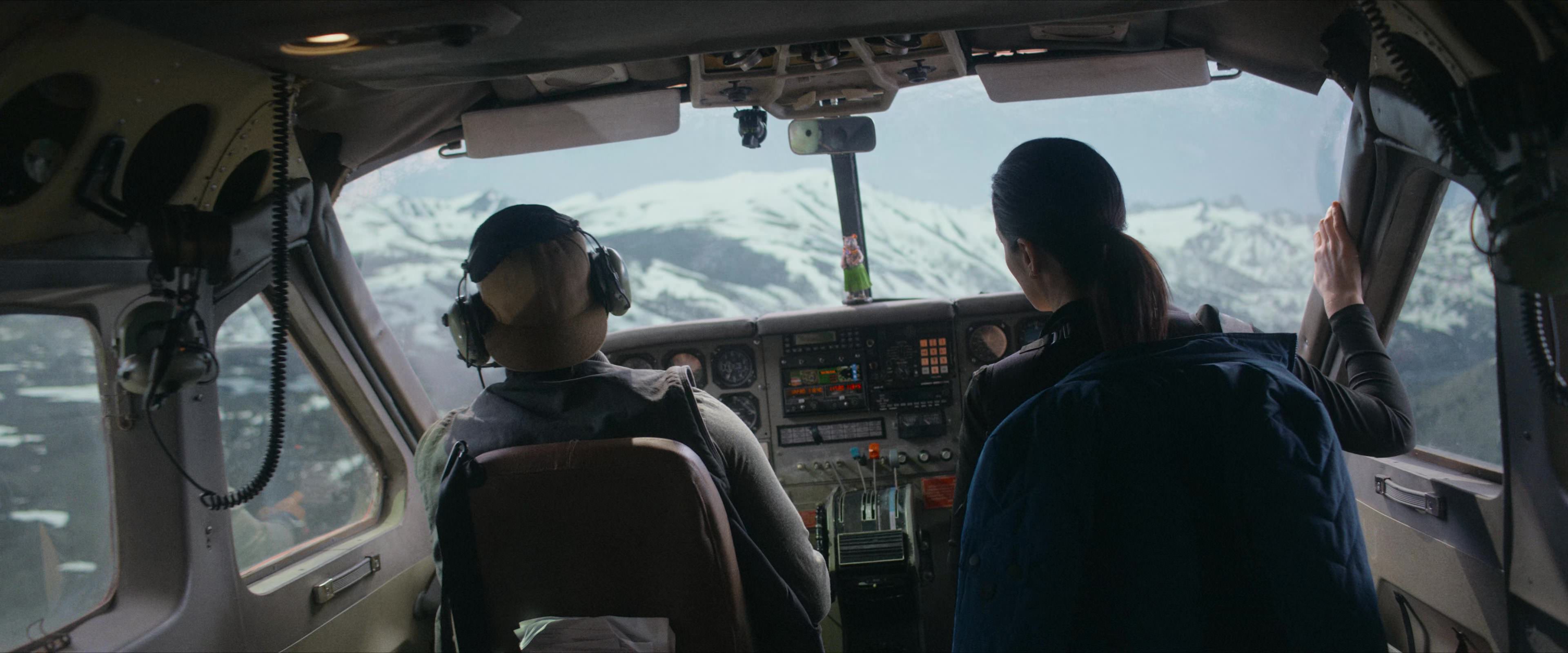 Flight Risk (2025) [4K] screencap 1230