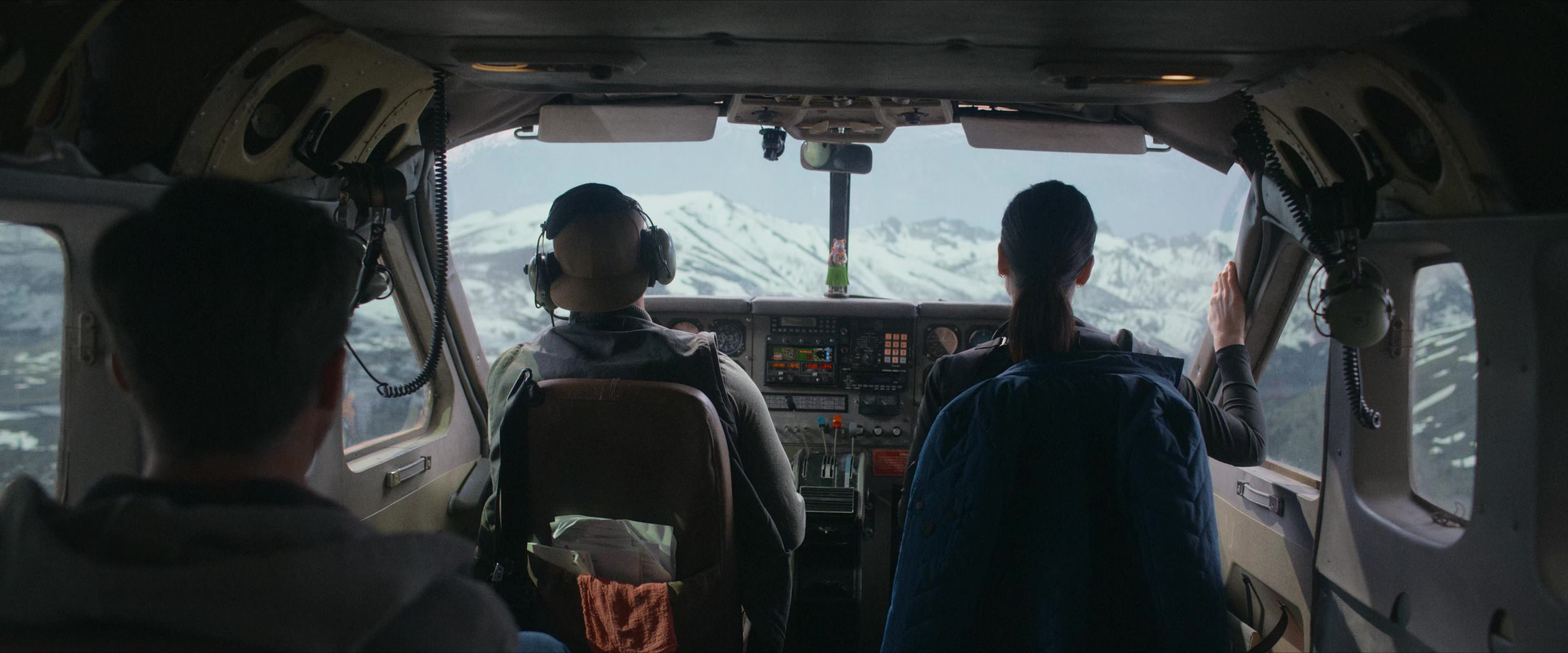 Flight Risk (2025) [4K] HD screenshot 1238