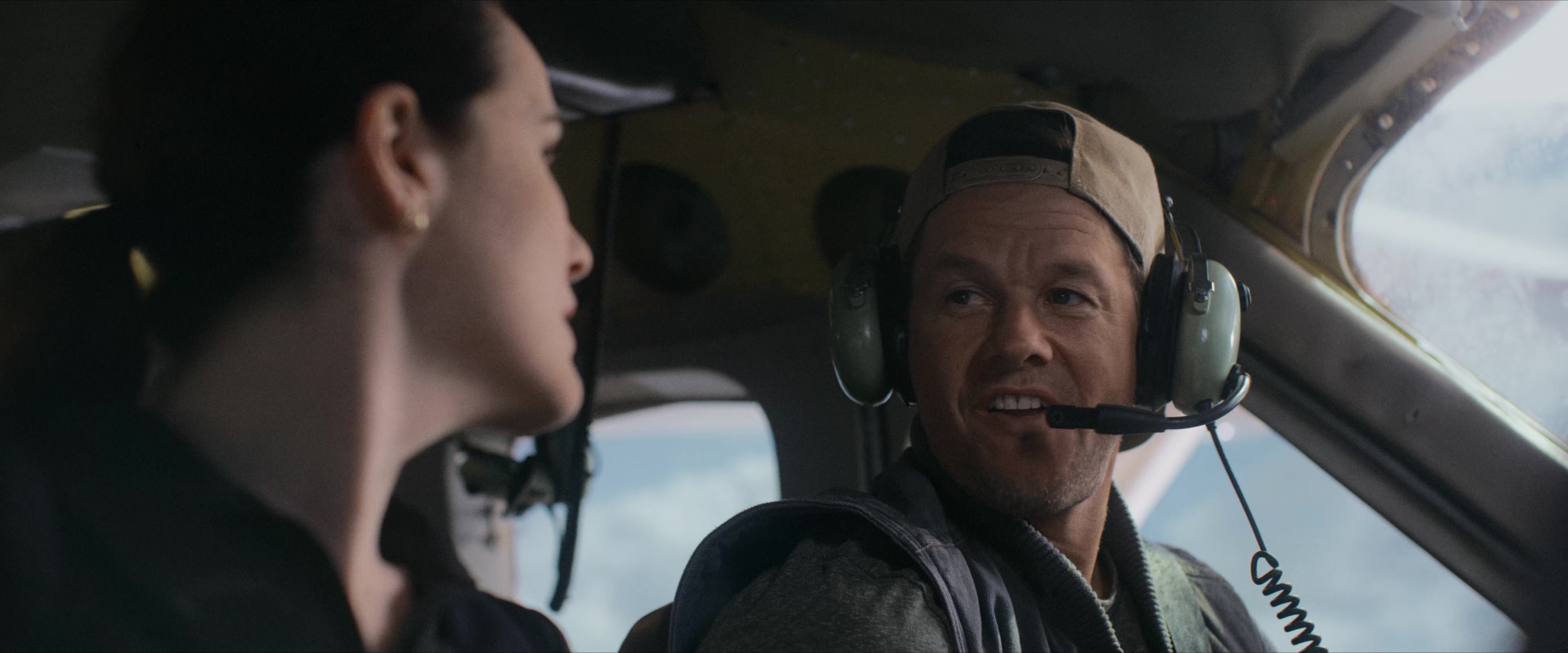 Flight Risk (2025) [4K] HD screenshot 1262