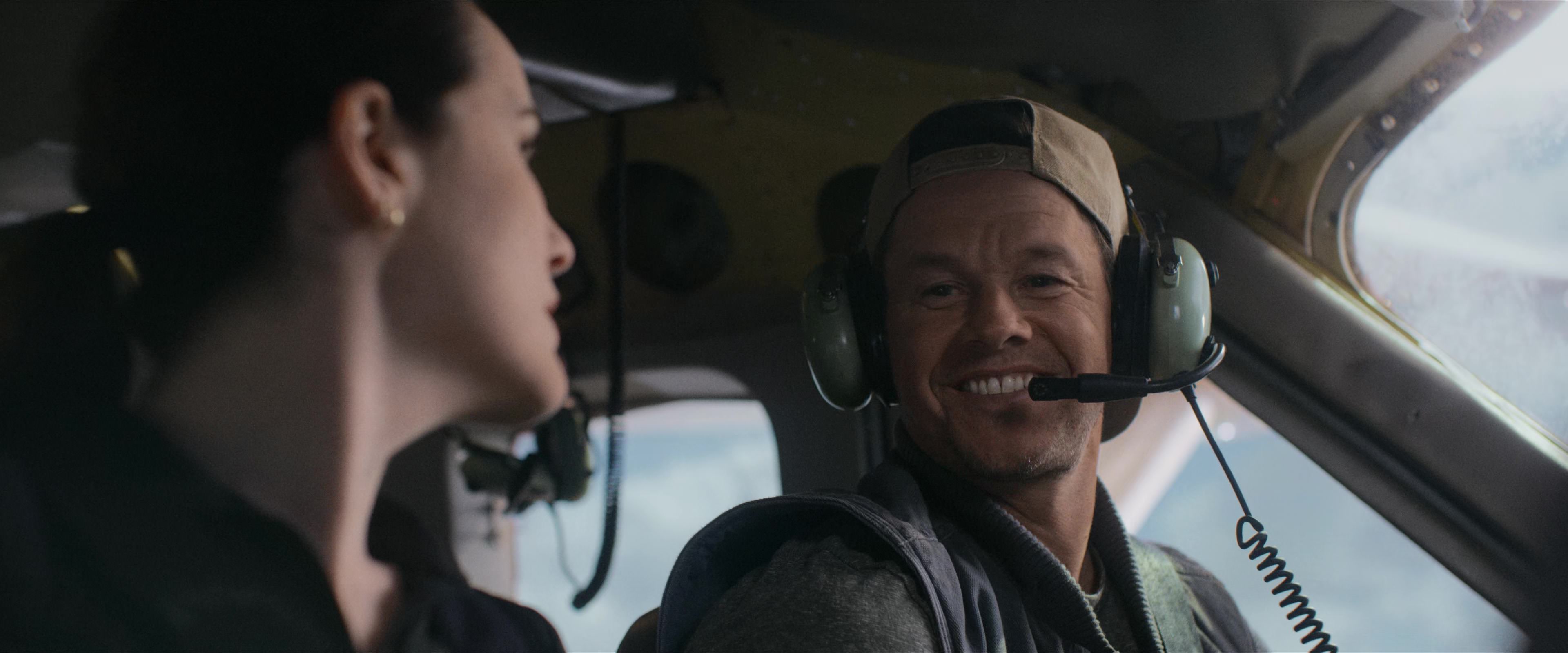 Flight Risk (2025) [4K] screencap 1263