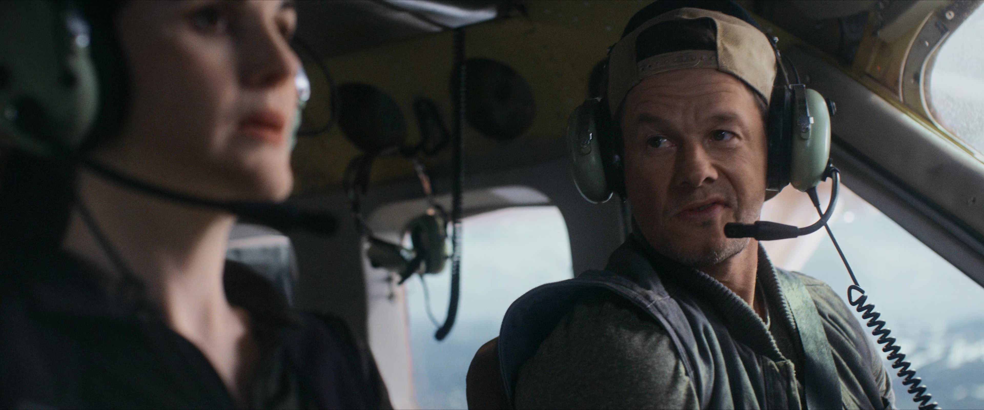 Flight Risk (2025) [4K] screencap 1302