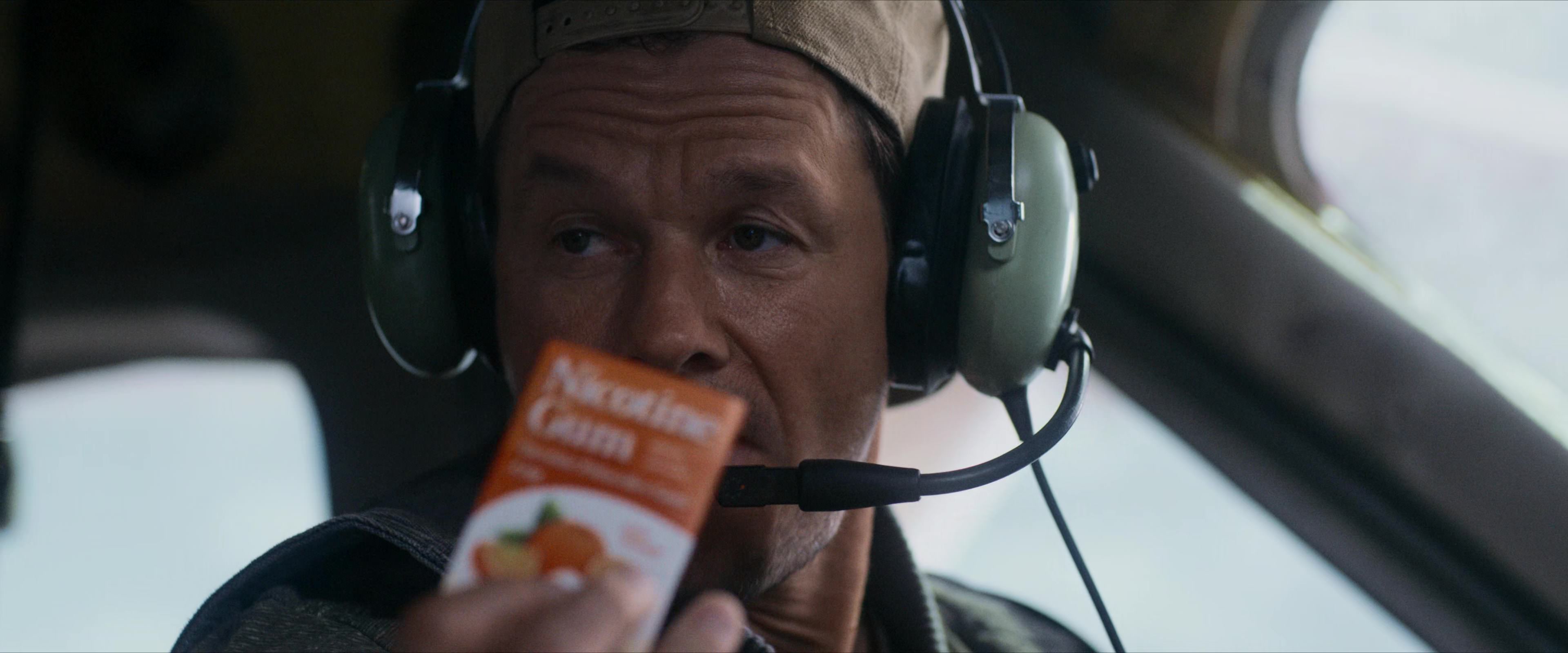 Flight Risk (2025) [4K] screencap 1371