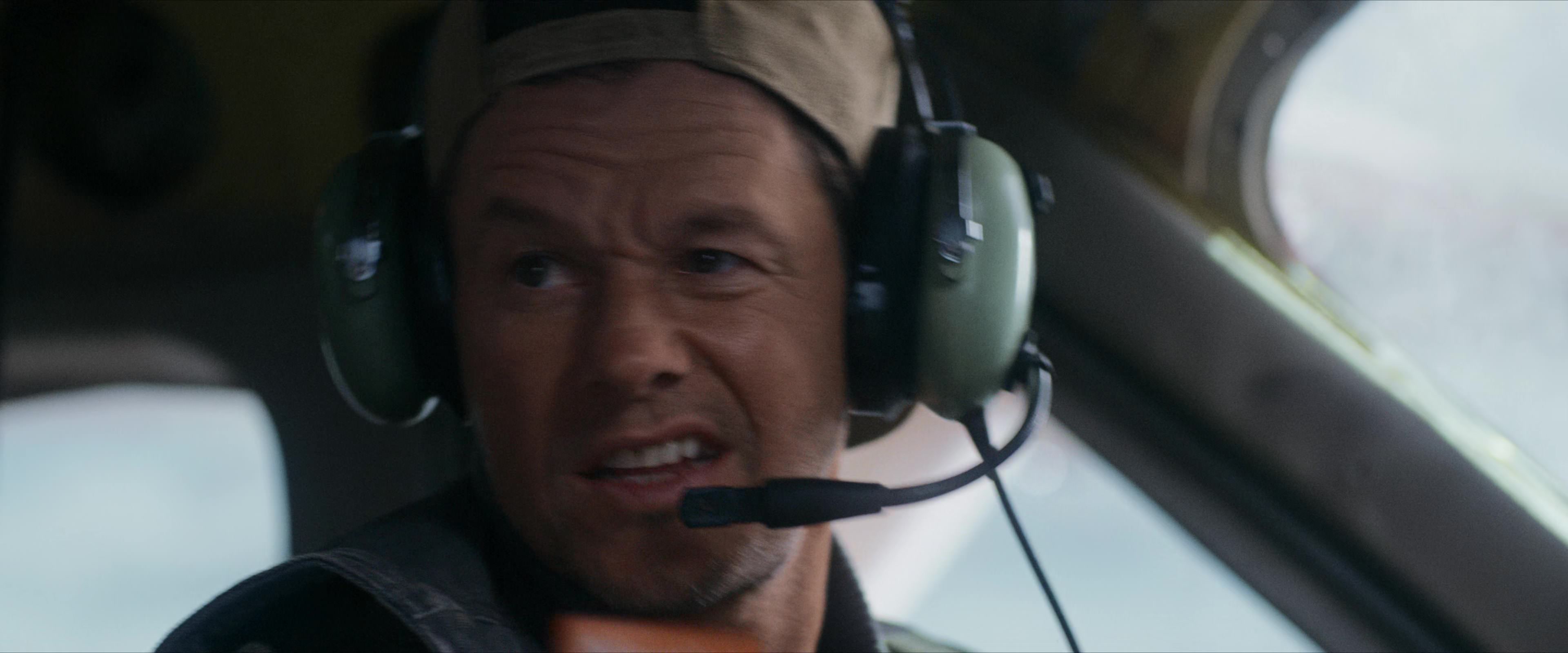 Flight Risk (2025) [4K] HD screenshot 1379