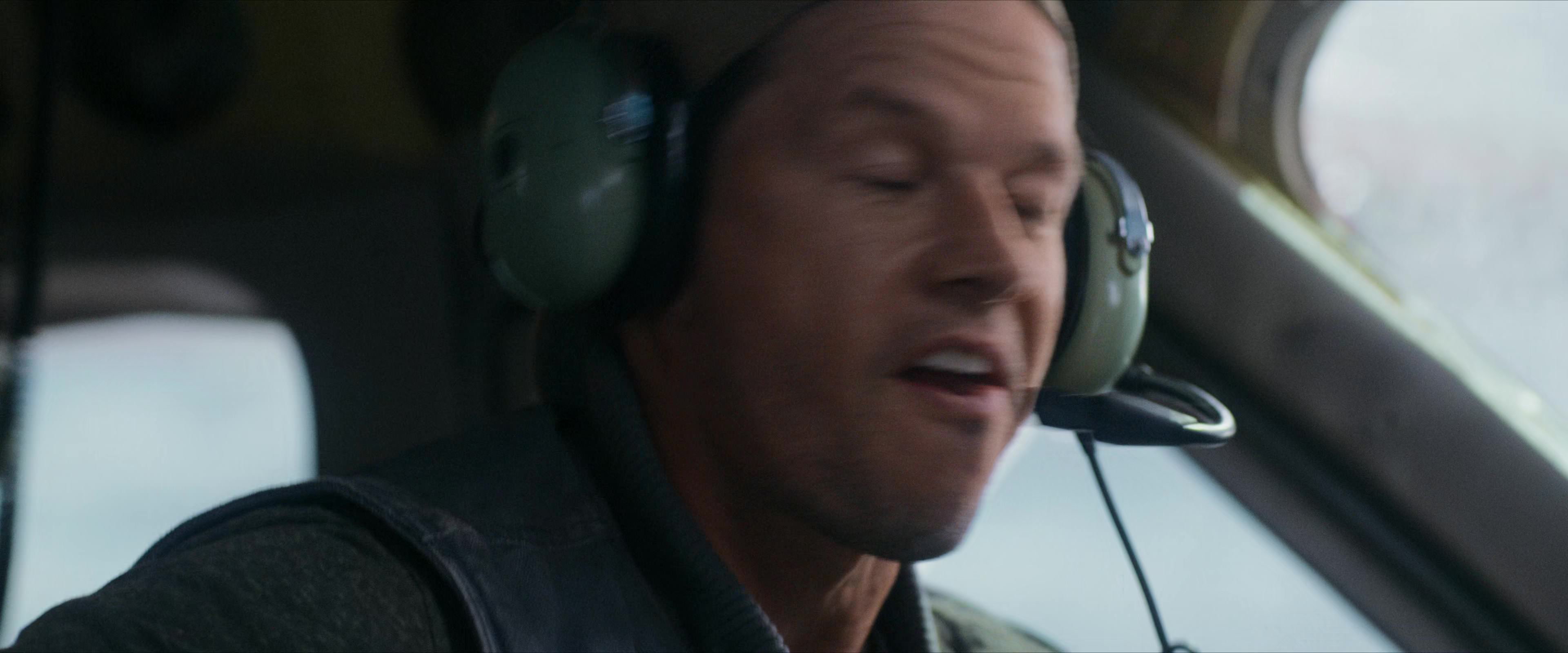 Flight Risk (2025) [4K] HD screenshot 1382