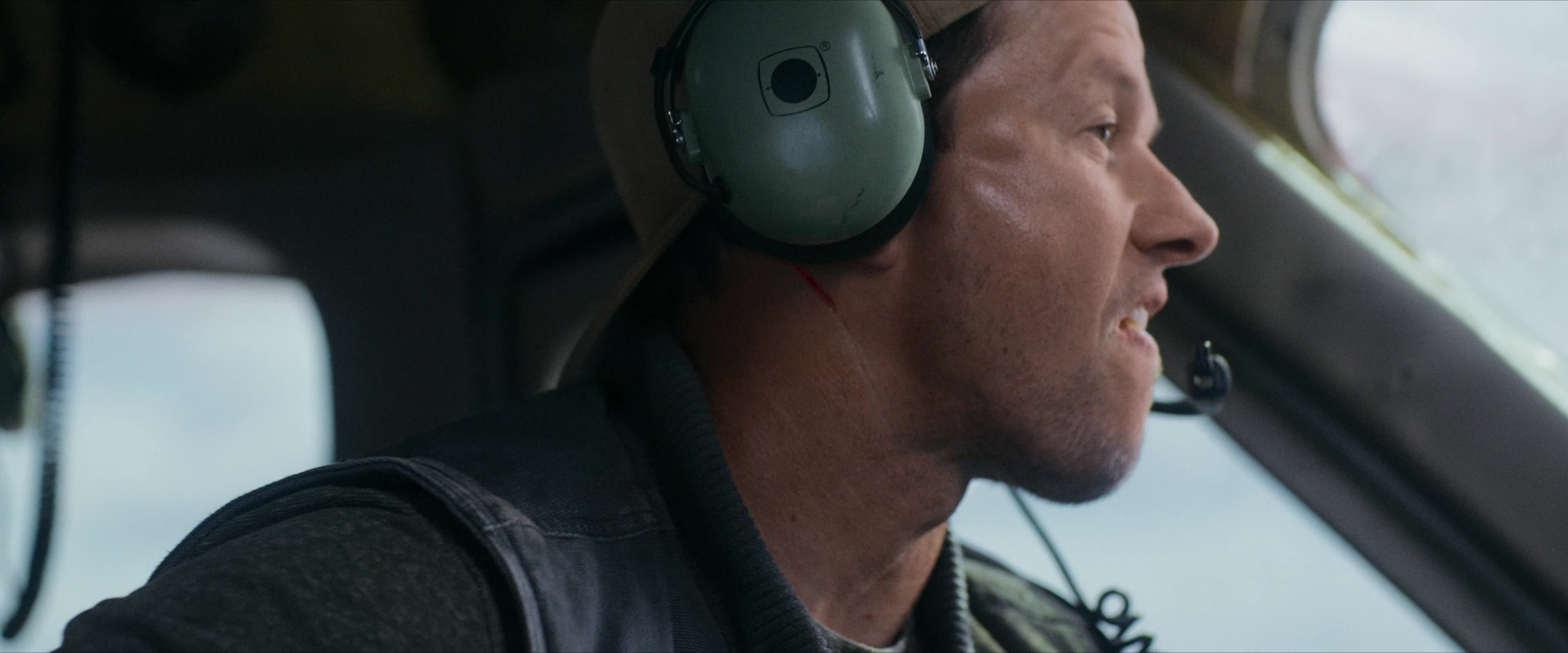 Flight Risk (2025) [4K] screencap 1383