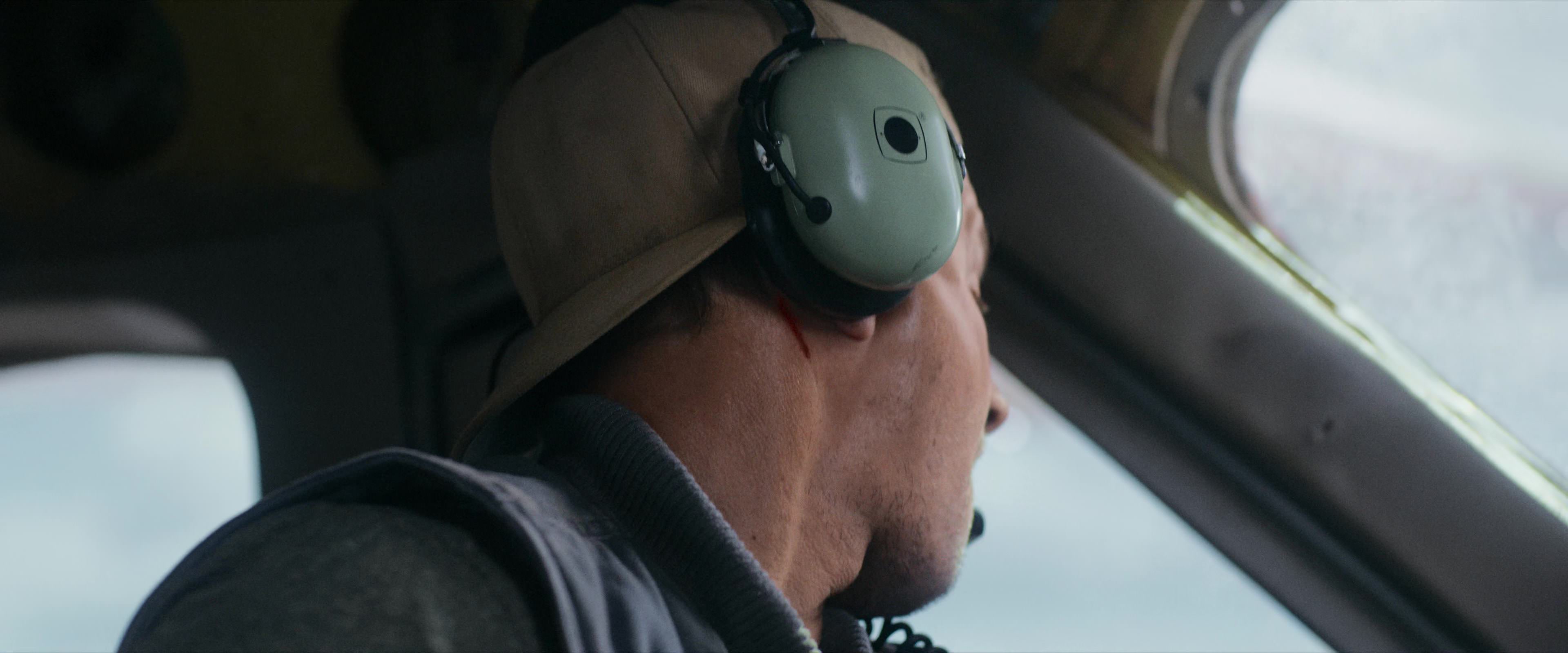 Flight Risk (2025) [4K] HD screenshot 1385