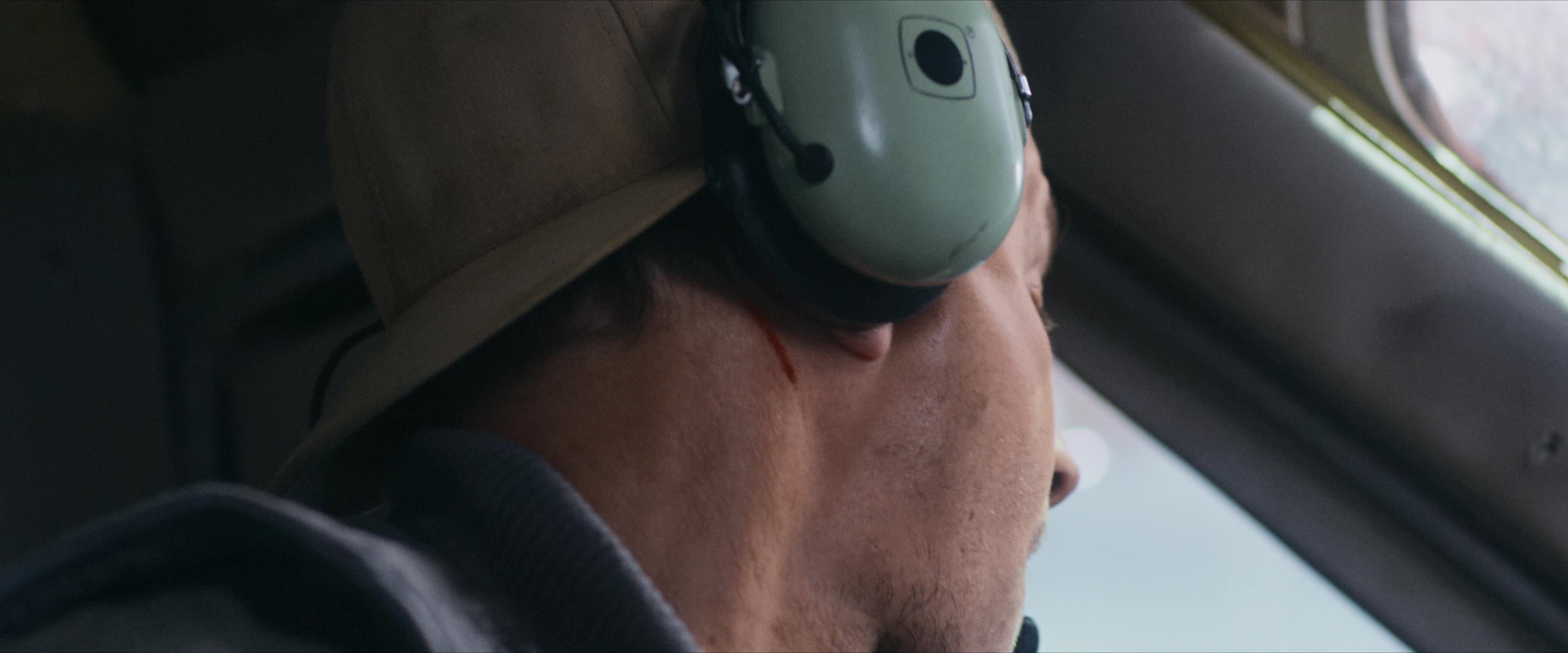 Flight Risk (2025) [4K] screencap 1392