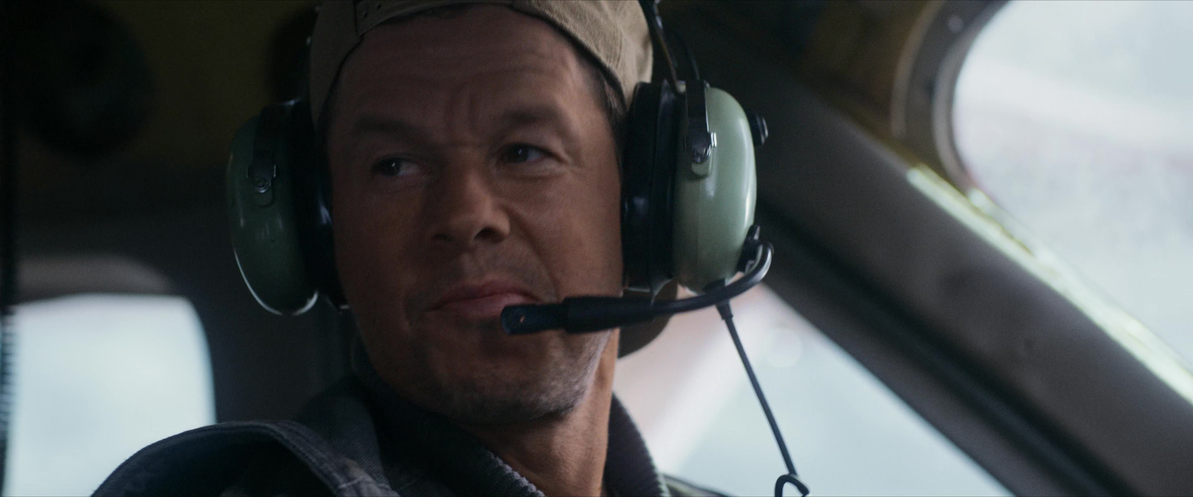 Flight Risk (2025) [4K] HD screenshot 1403