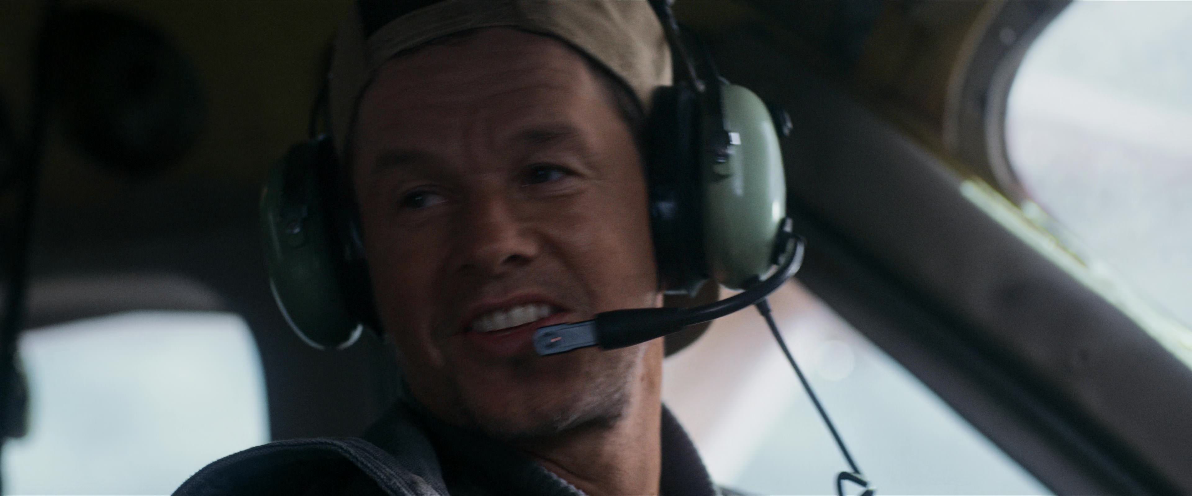 Flight Risk (2025) [4K] screencap 1404