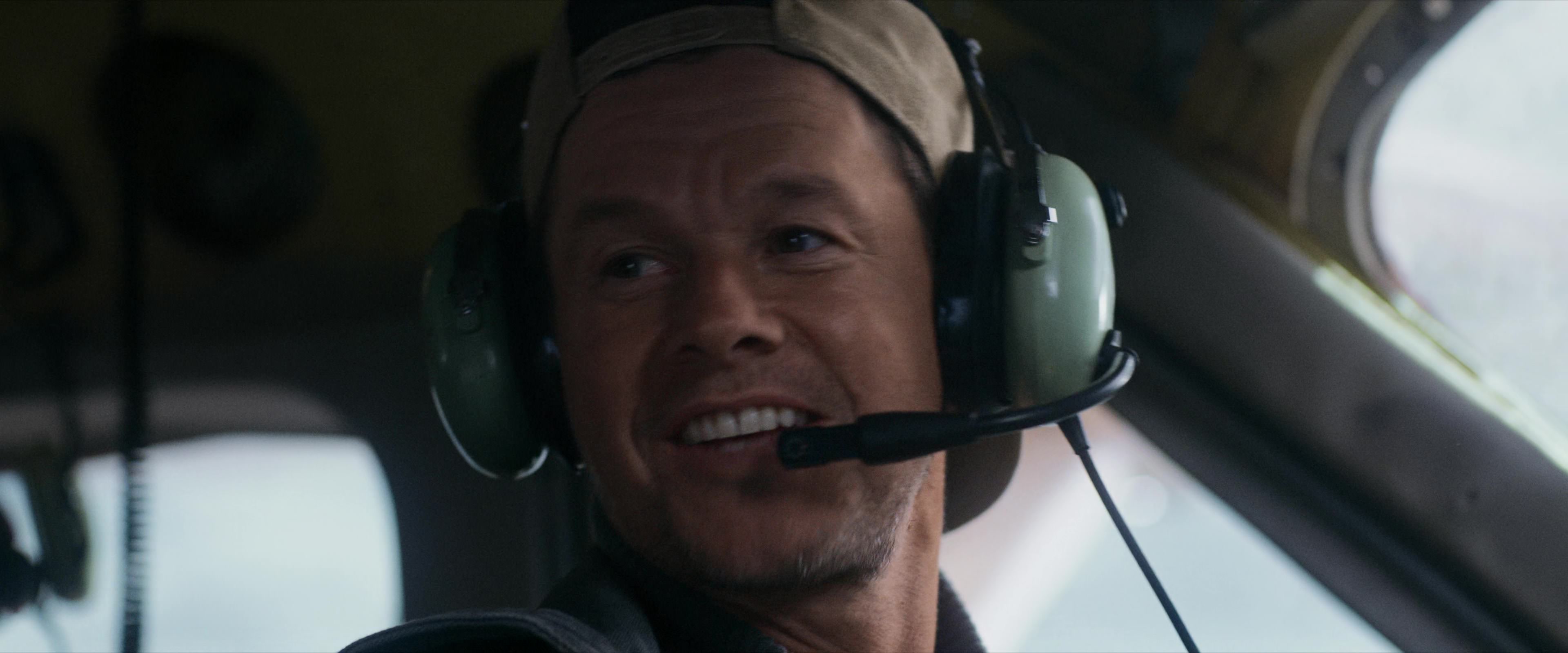 Flight Risk (2025) [4K] screencap 1407