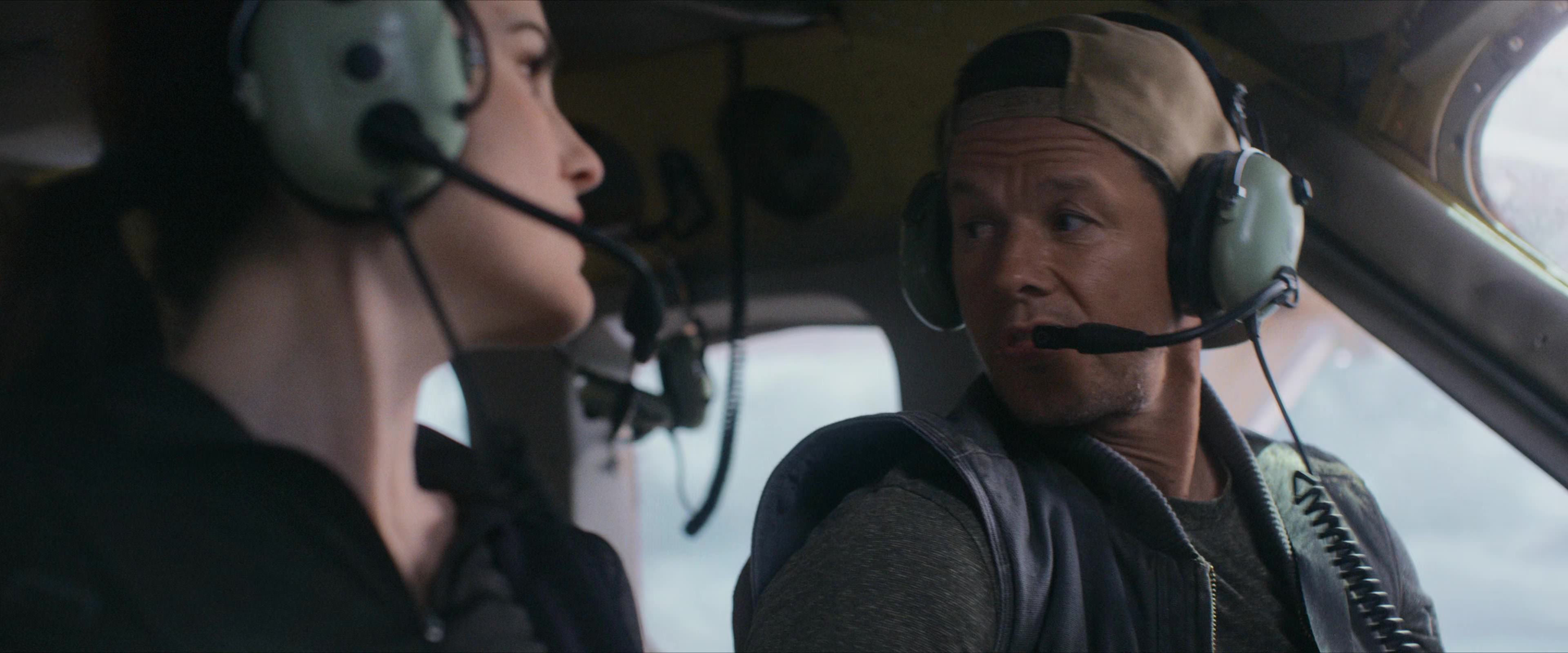 Flight Risk (2025) [4K] screencap 1446