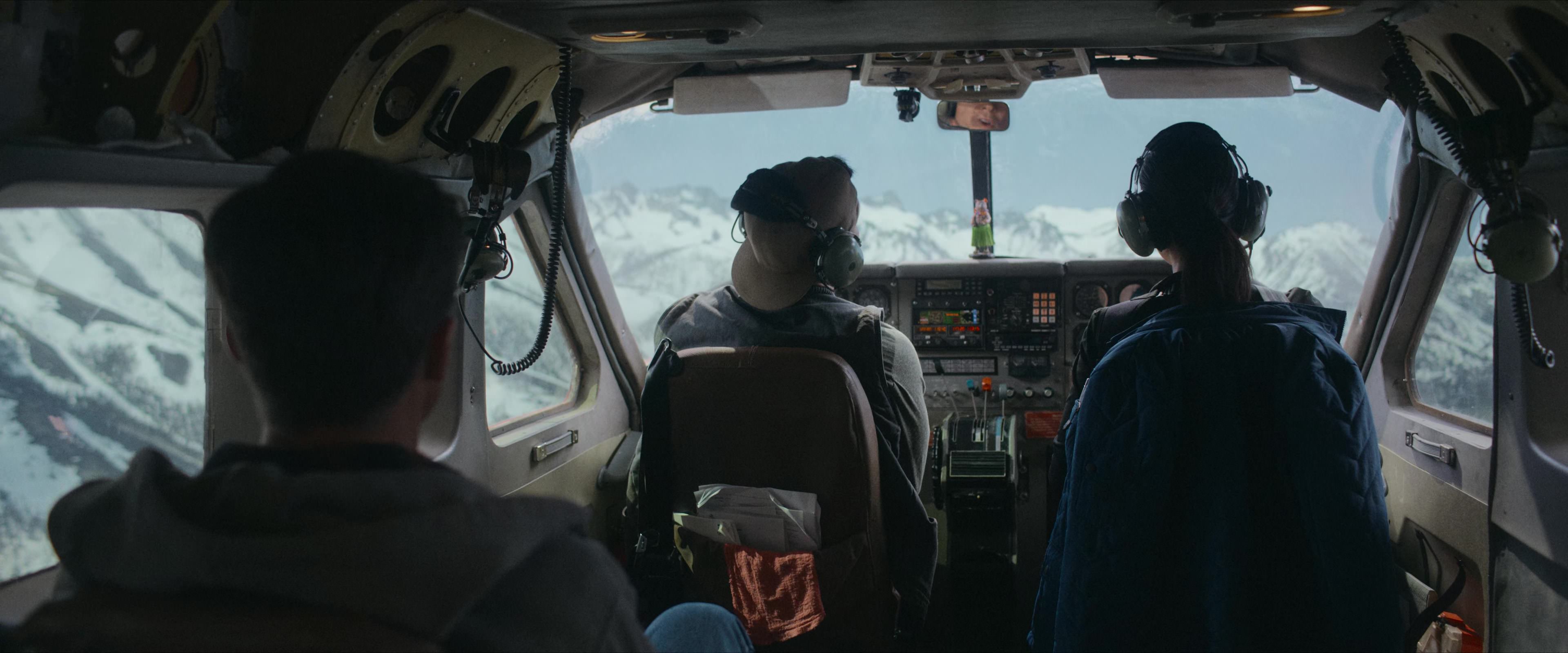 Flight Risk (2025) [4K] screencap 1476