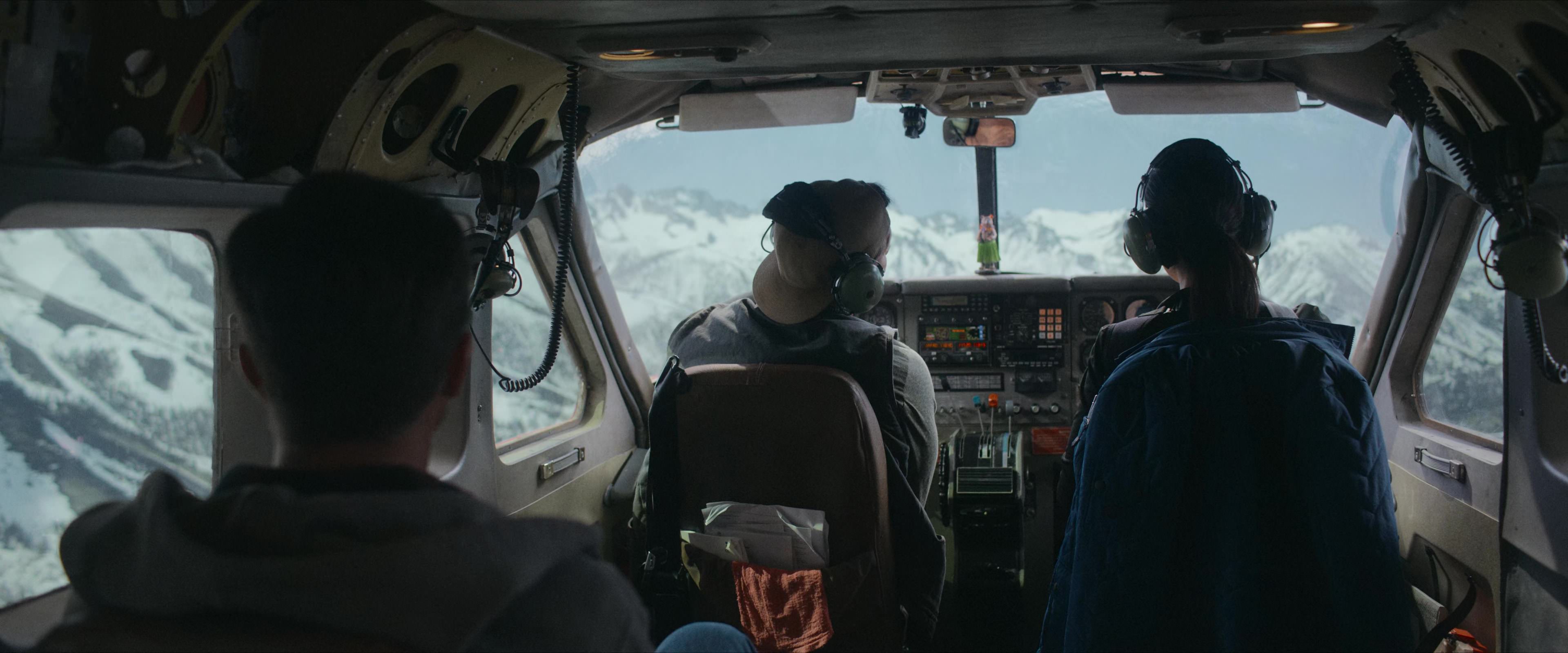 Flight Risk (2025) [4K] HD screenshot 1478