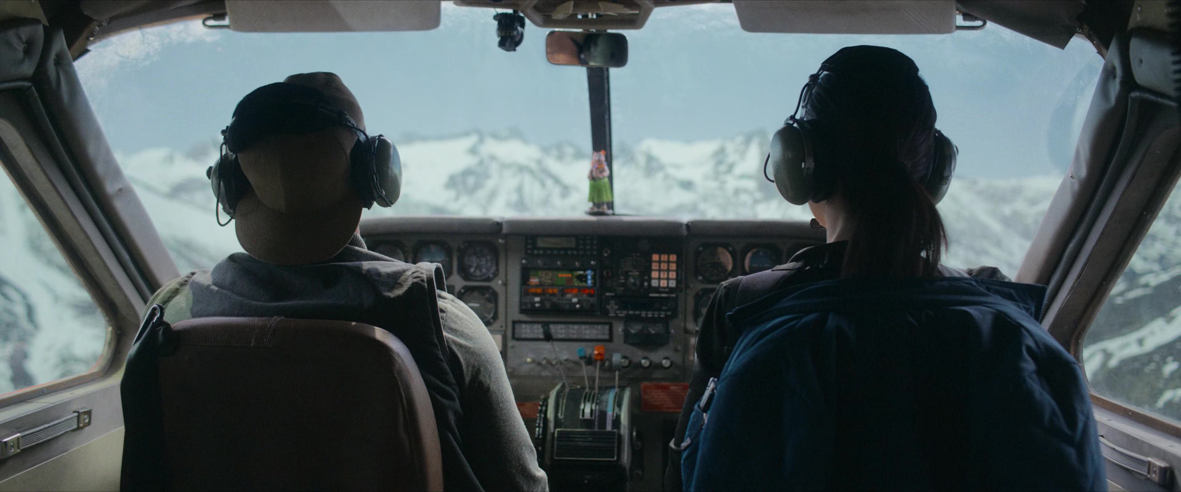 Flight Risk (2025) [4K] screencap 1500