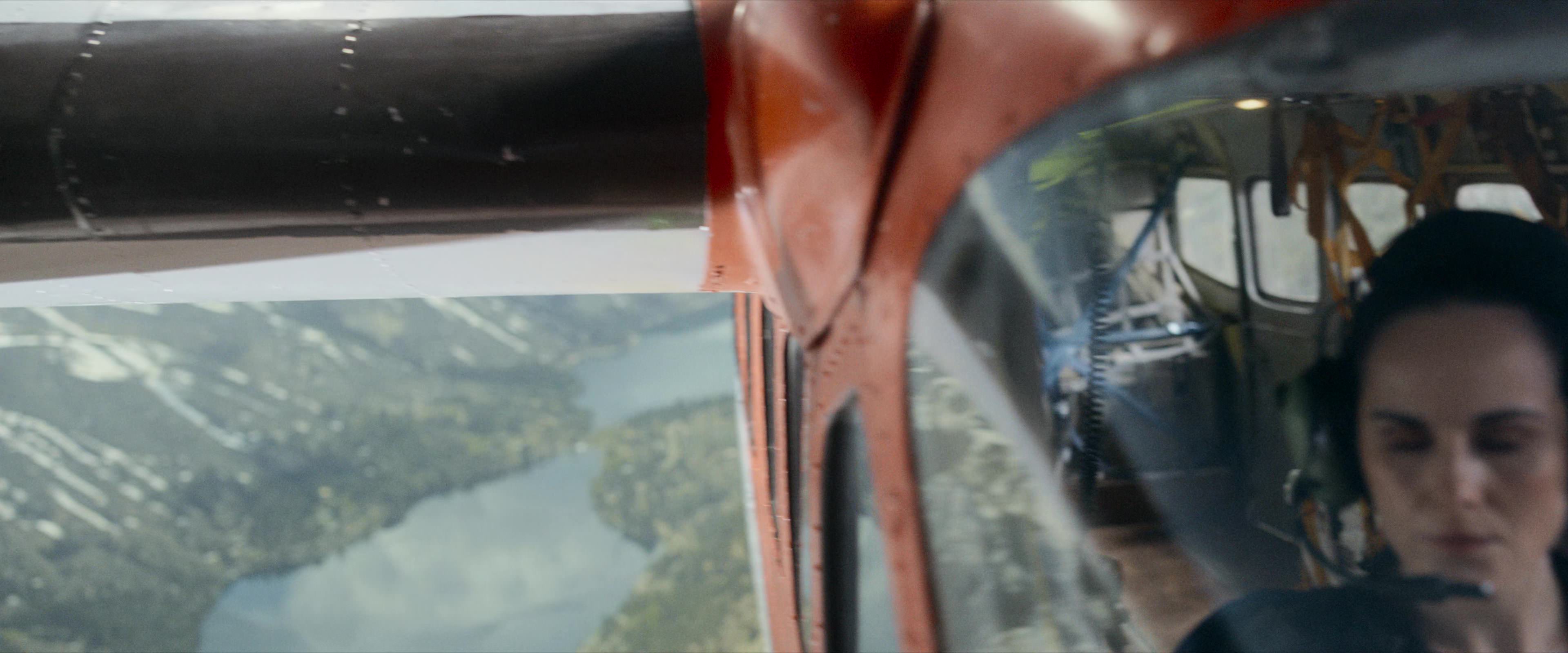 Flight Risk (2025) [4K] screencap 1557