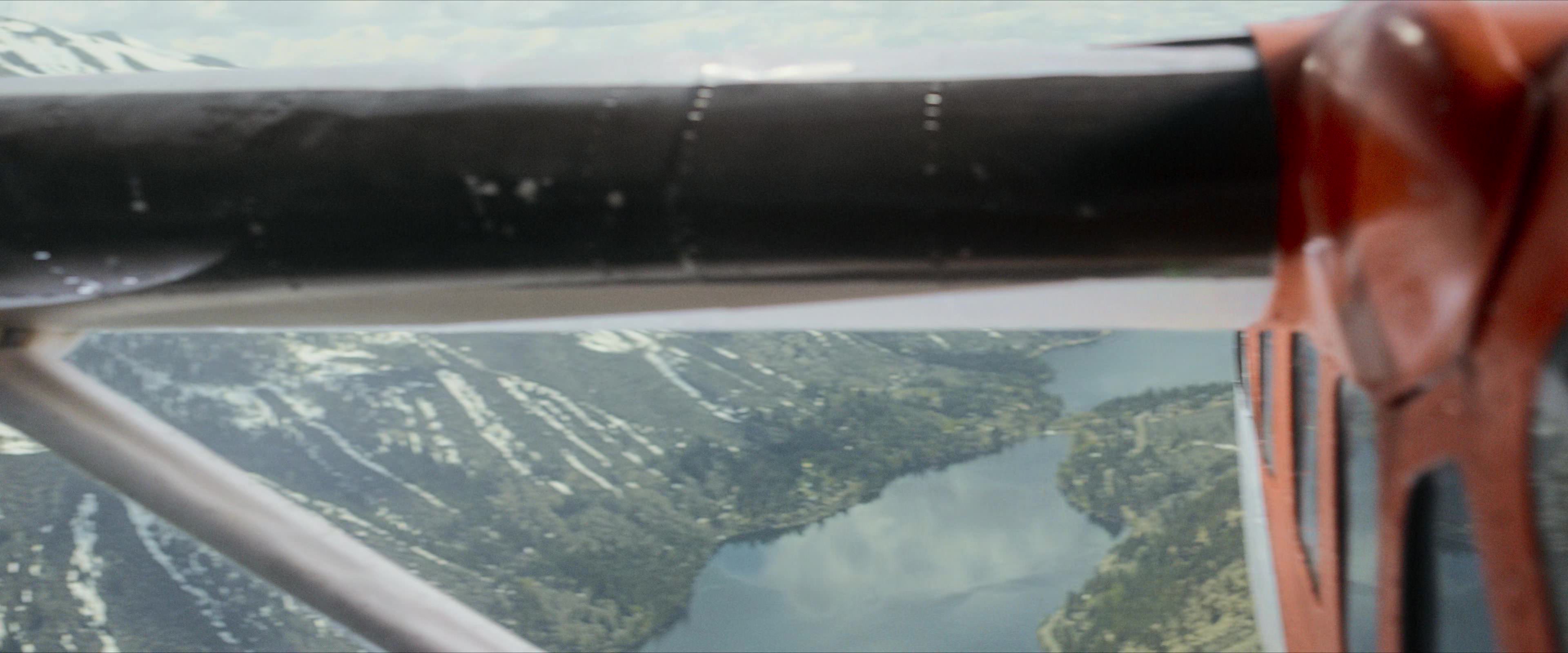 Flight Risk (2025) [4K] screencap 1560