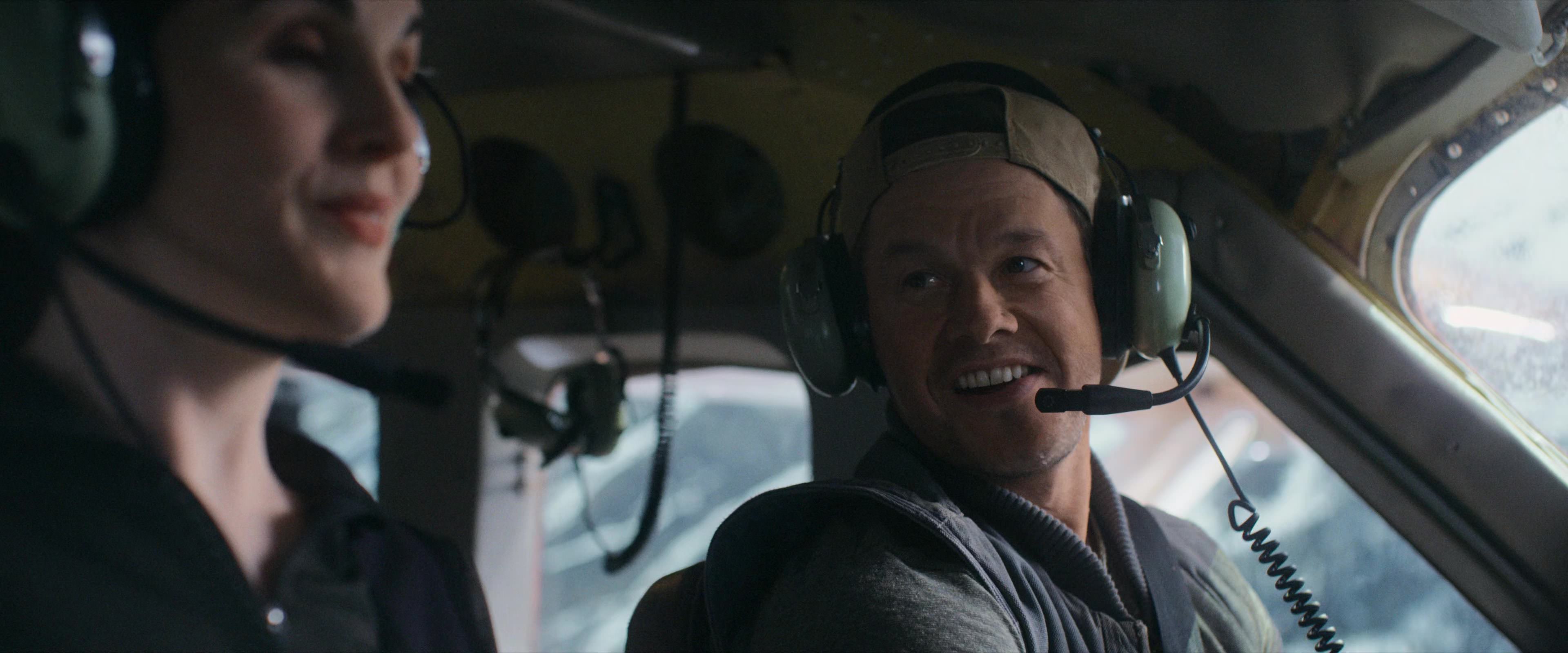 Flight Risk (2025) [4K] screencap 1584