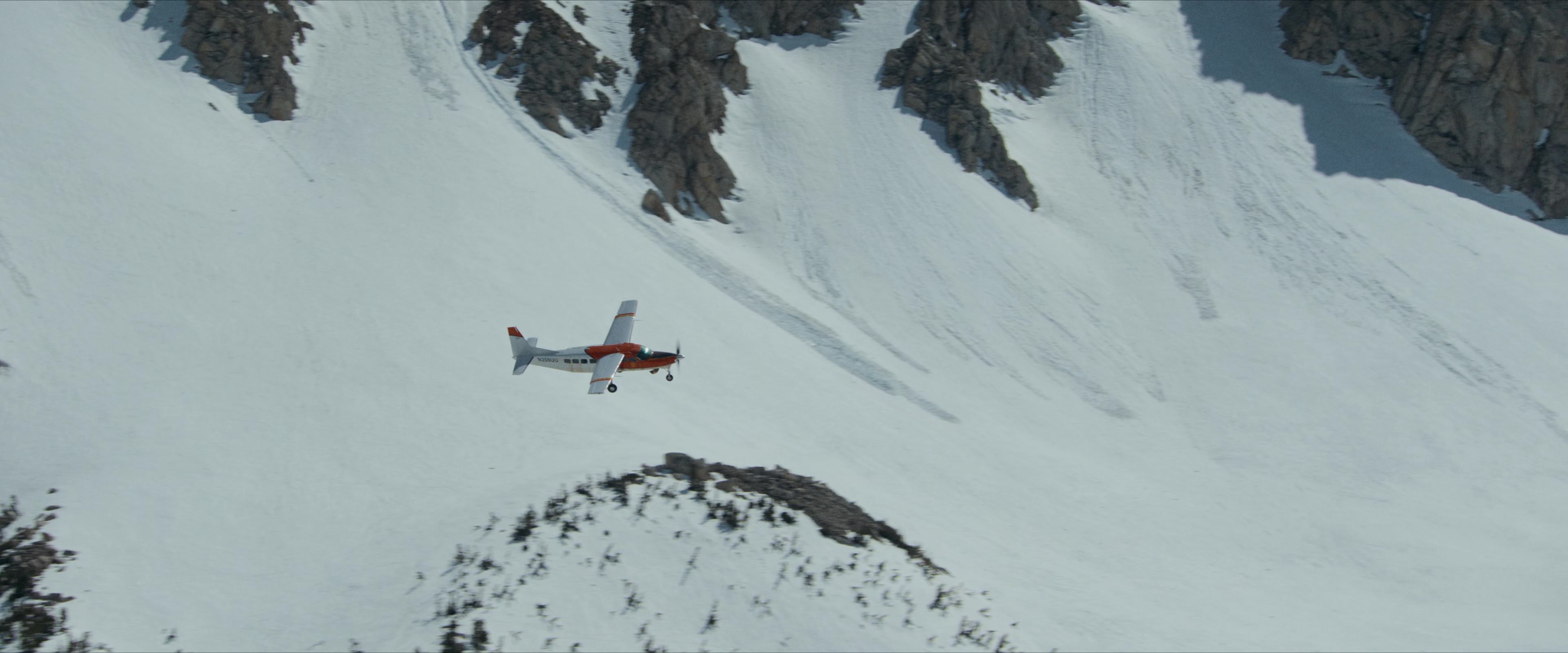 Flight Risk (2025) [4K] HD screenshot 1592