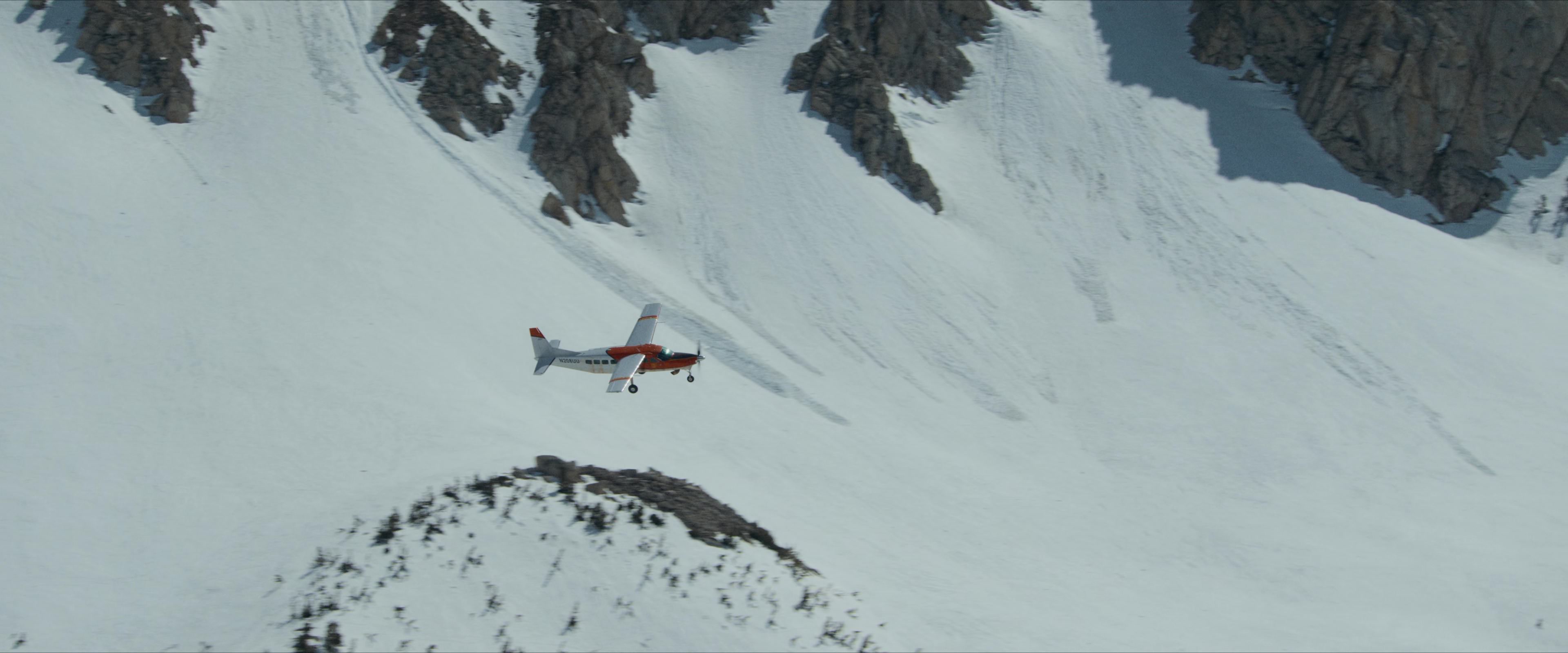 Flight Risk (2025) [4K] screencap 1593