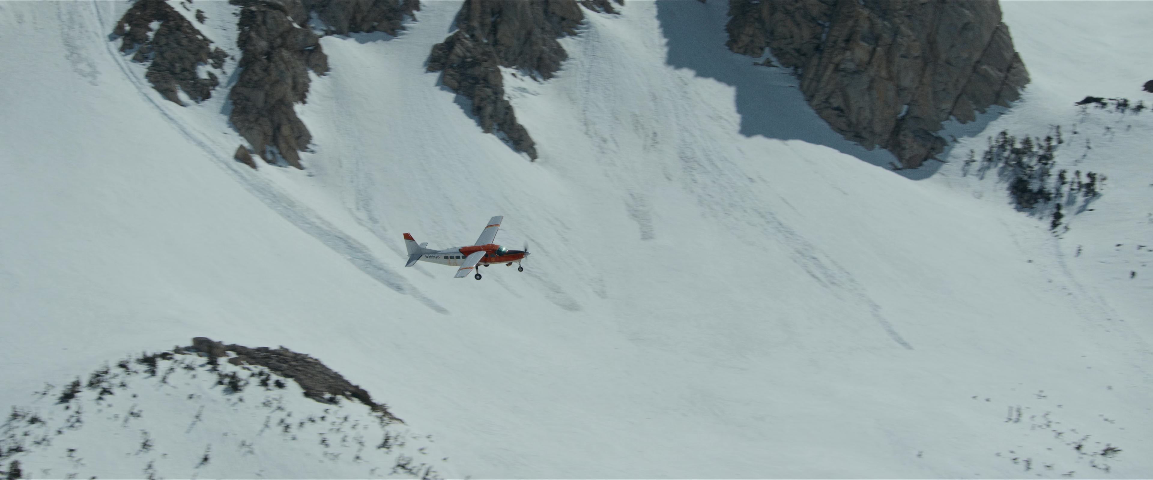 Flight Risk (2025) [4K] HD screenshot 1595