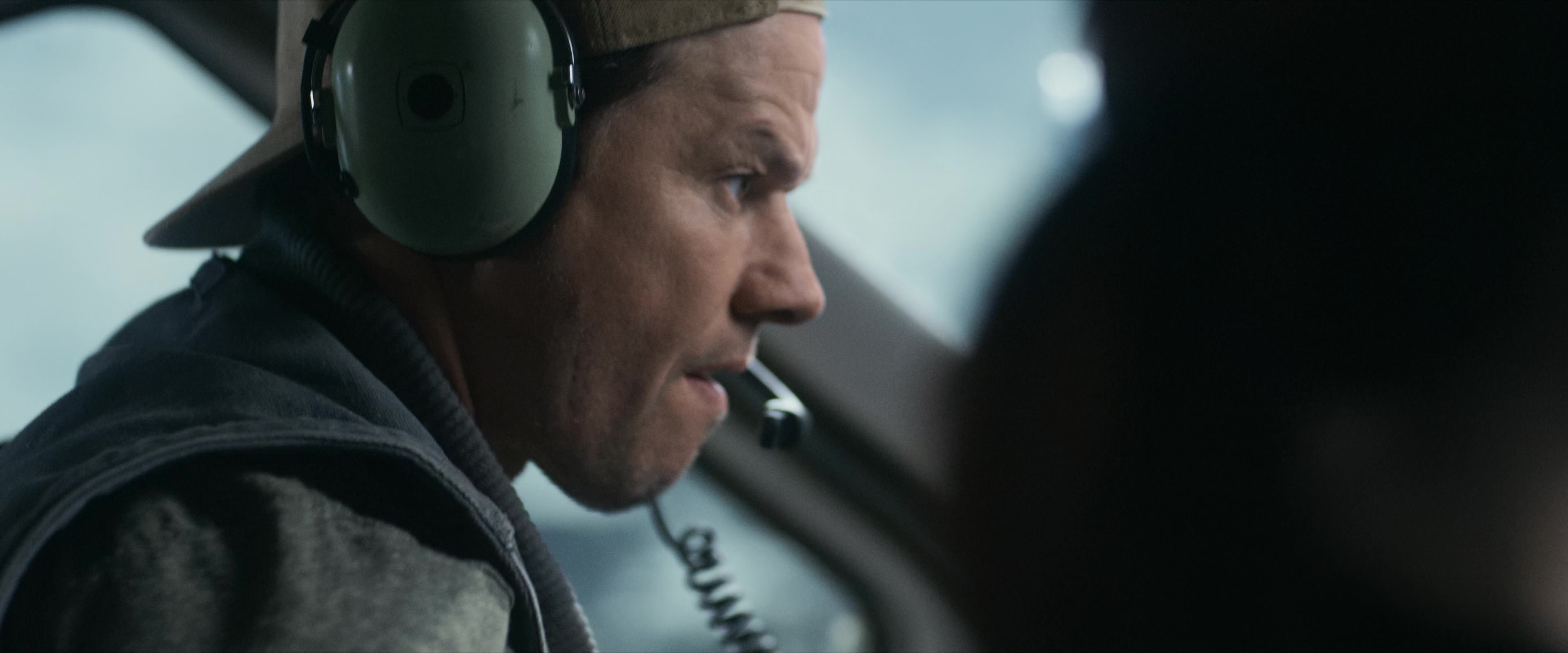Flight Risk (2025) [4K] HD screenshot 1607