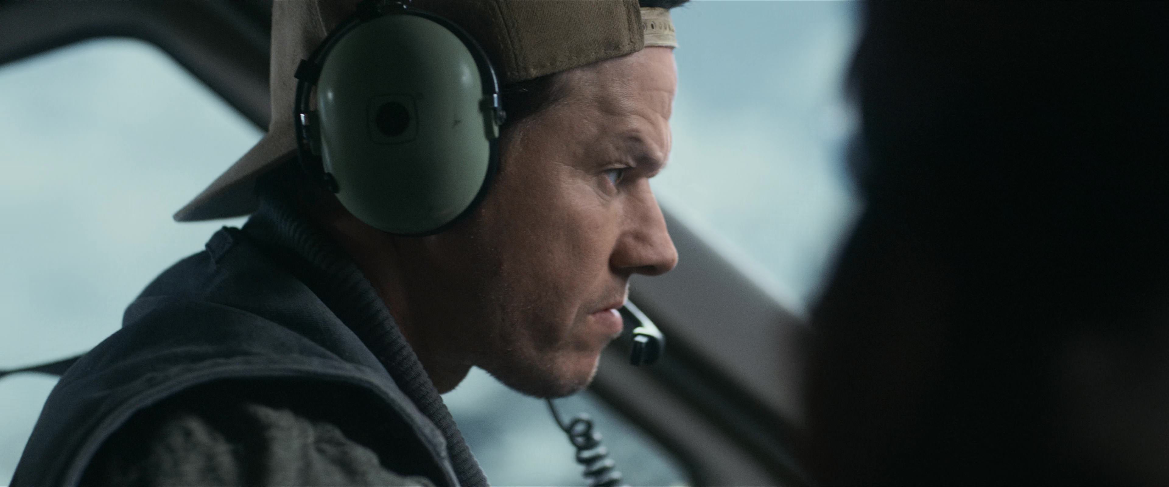 Flight Risk (2025) [4K] screencap 1608