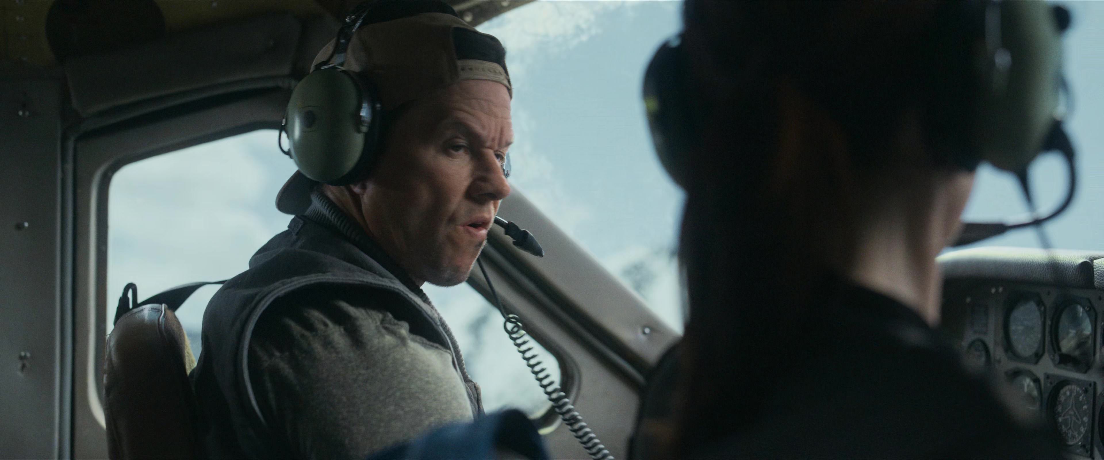 Flight Risk (2025) [4K] HD screenshot 1610
