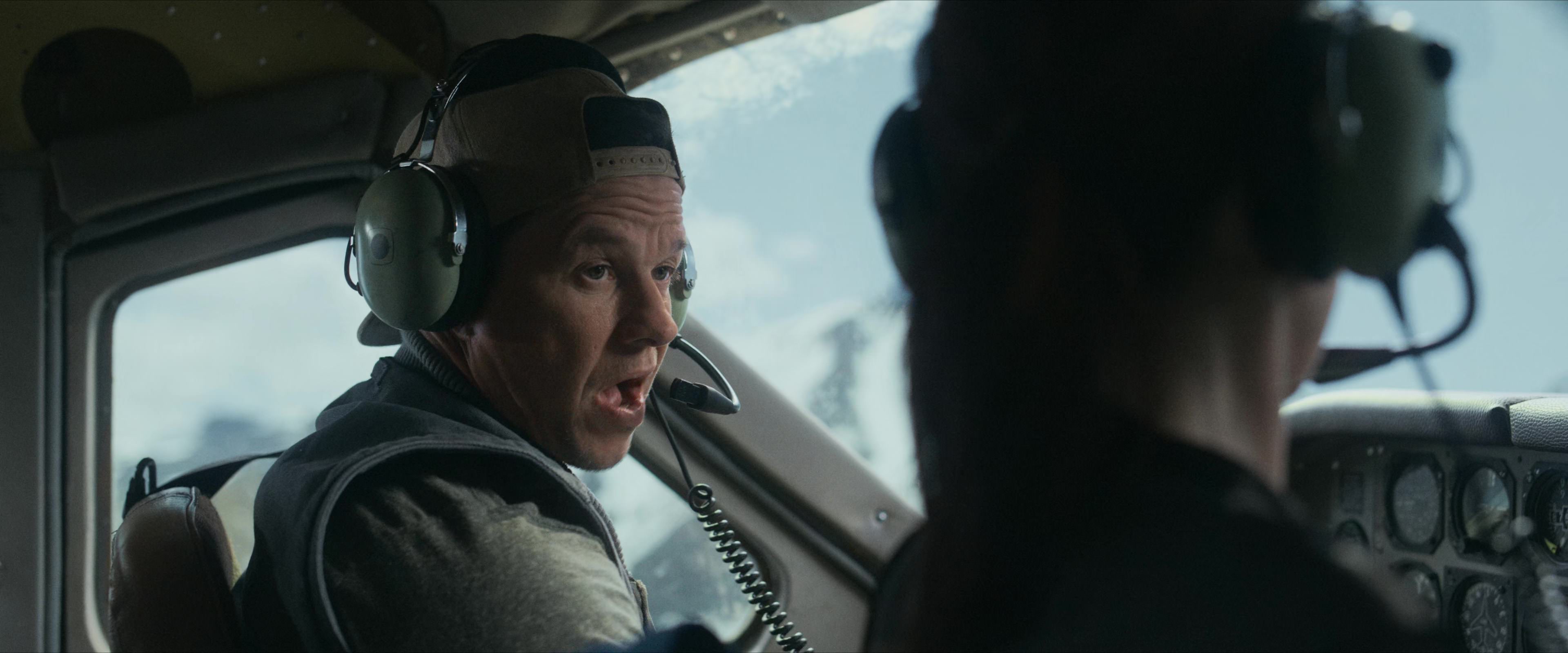 Flight Risk (2025) [4K] screencap 1617