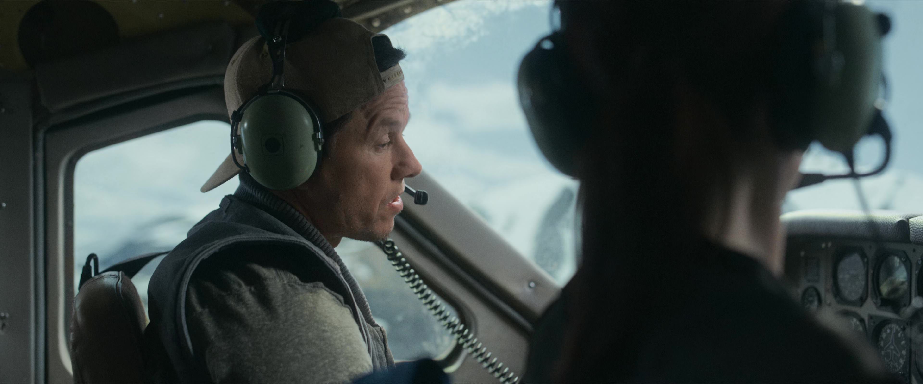Flight Risk (2025) [4K] screencap 1626