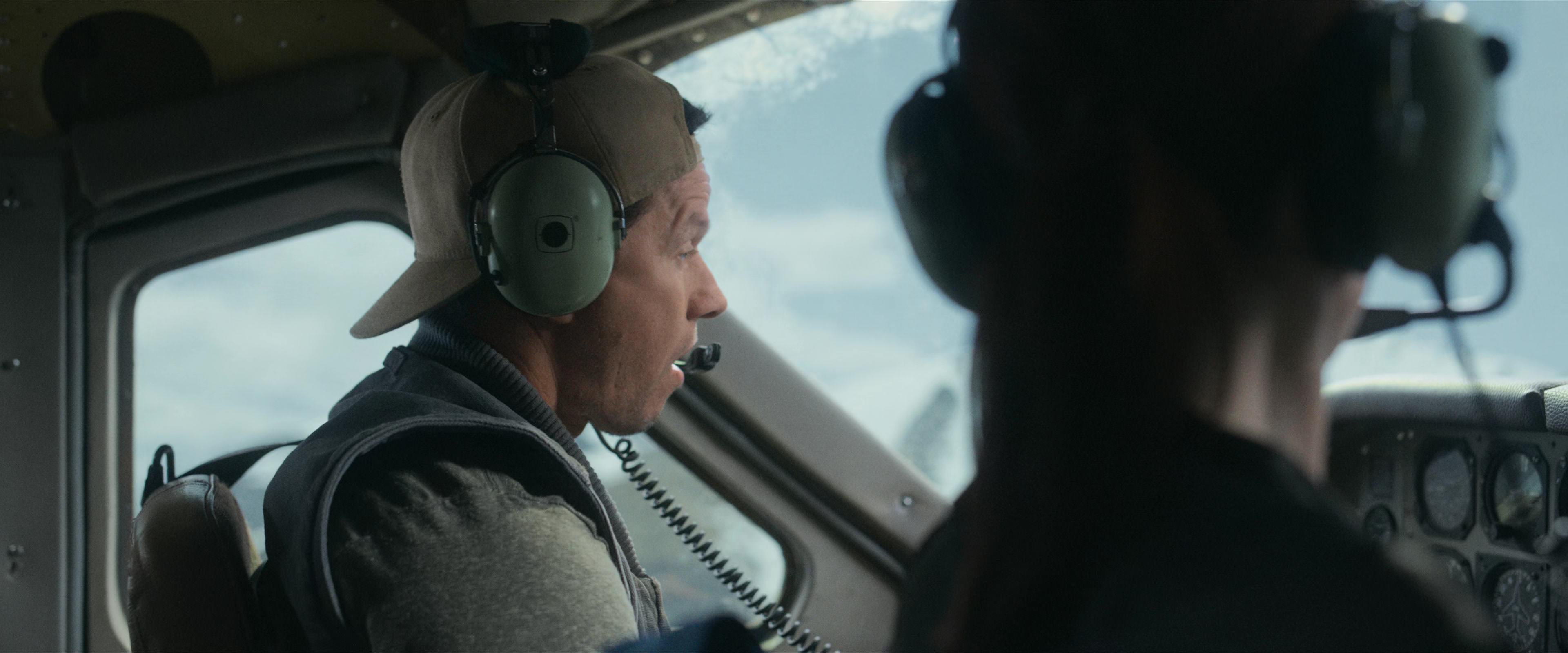 Flight Risk (2025) [4K] HD screenshot 1628