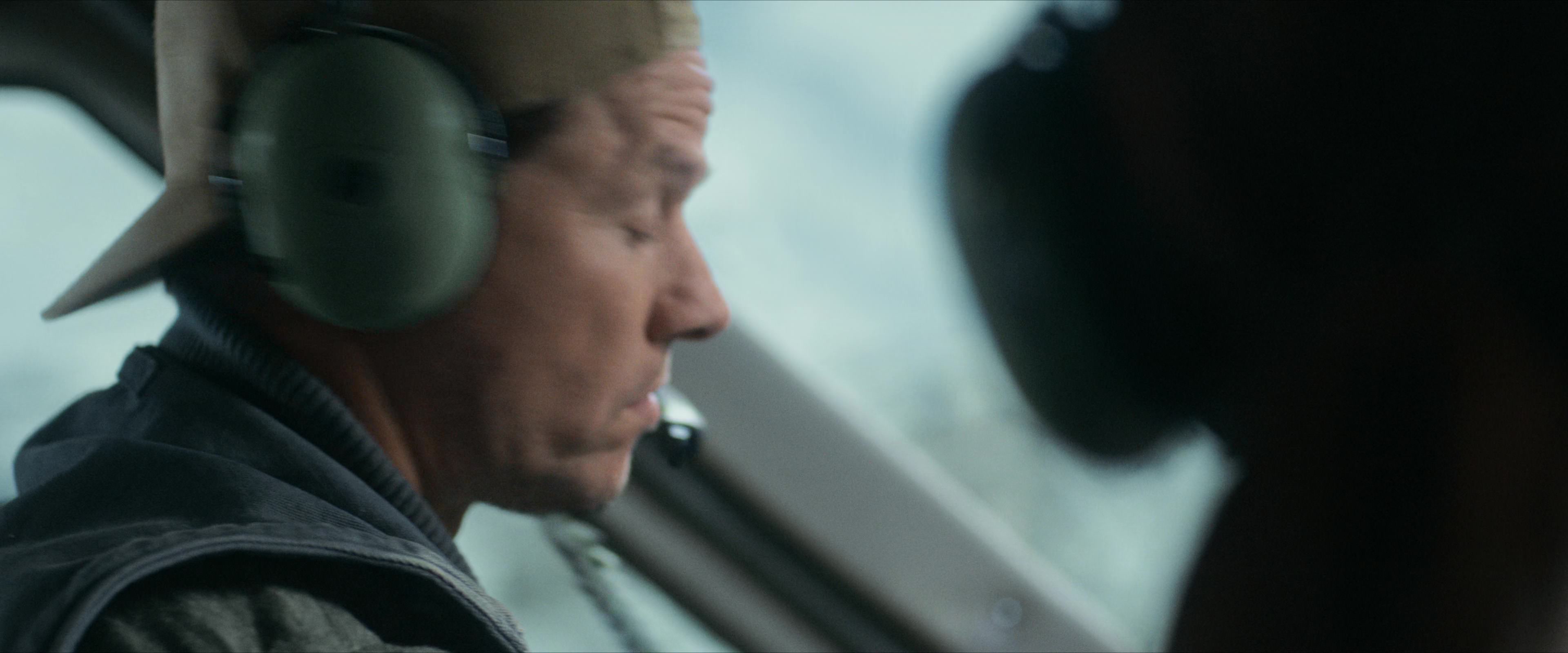 Flight Risk (2025) [4K] screencap 1638