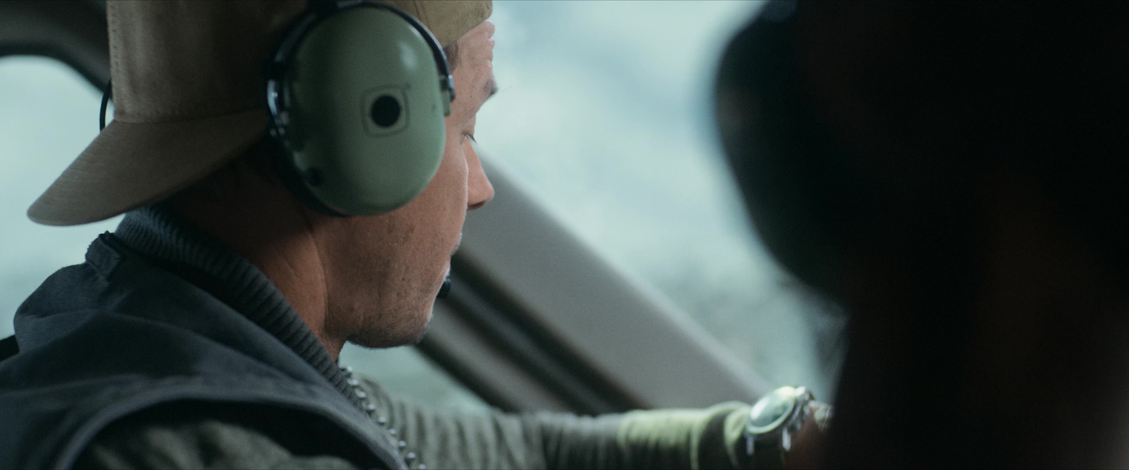 Flight Risk (2025) [4K] HD screenshot 1640