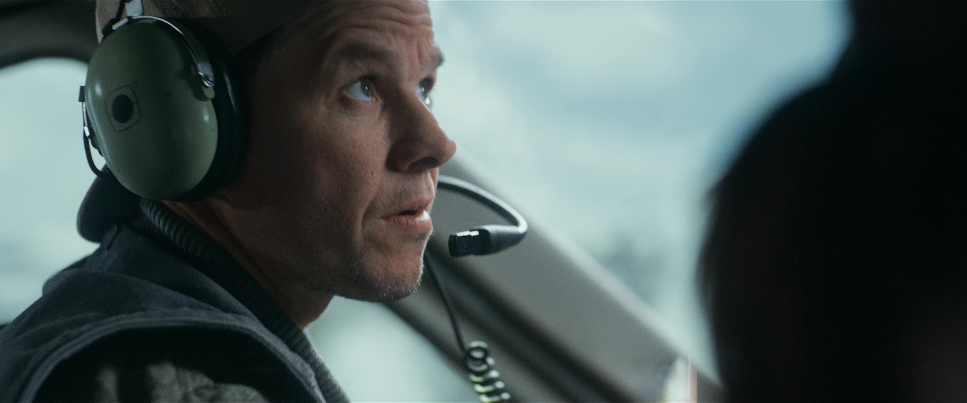Flight Risk (2025) [4K] HD screenshot 1649