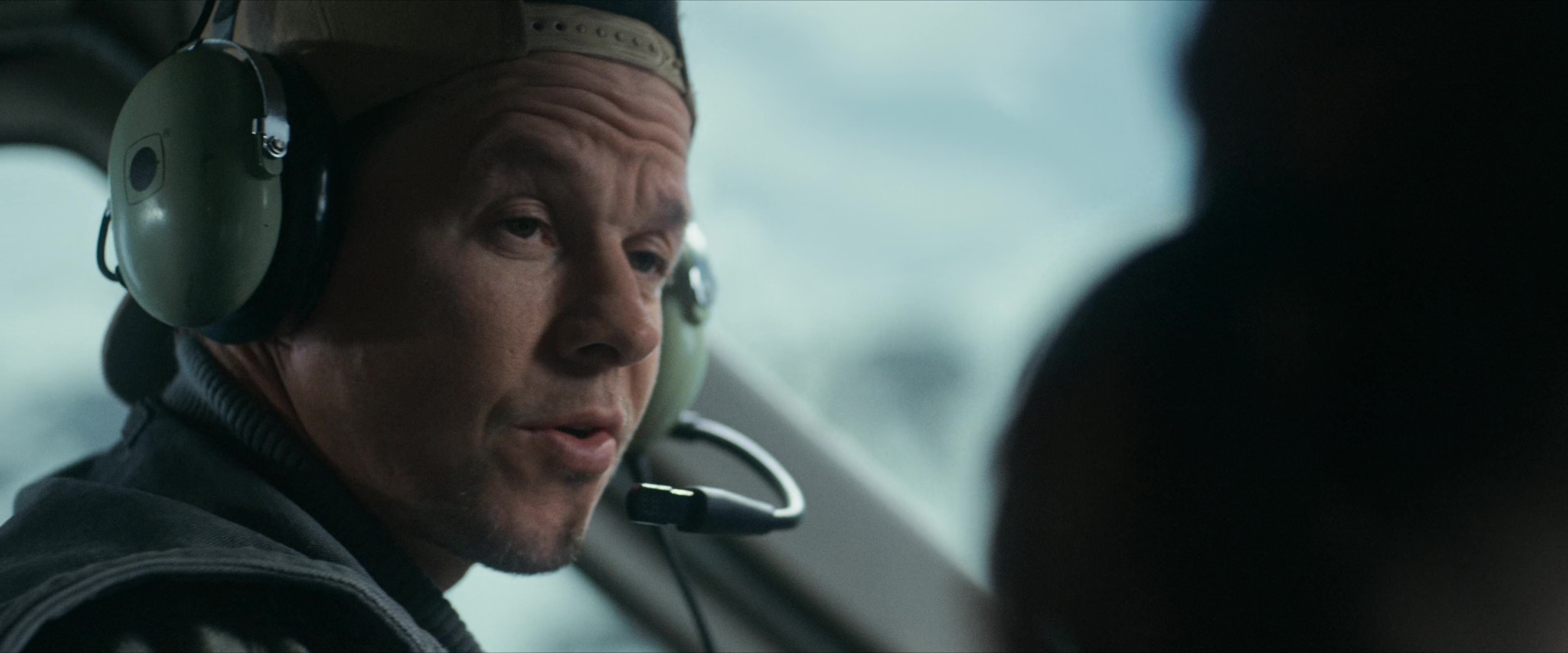 Flight Risk (2025) [4K] screencap 1653
