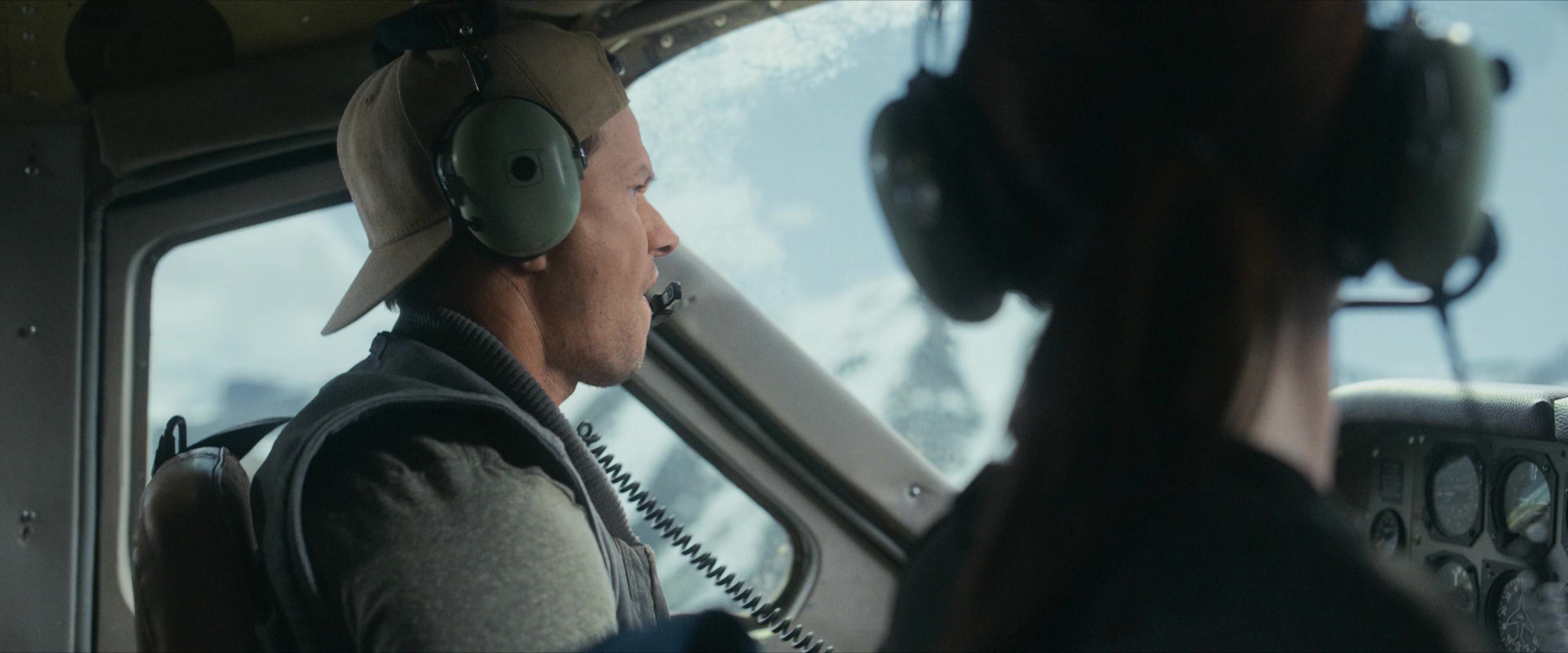 Flight Risk (2025) [4K] screencap 1662