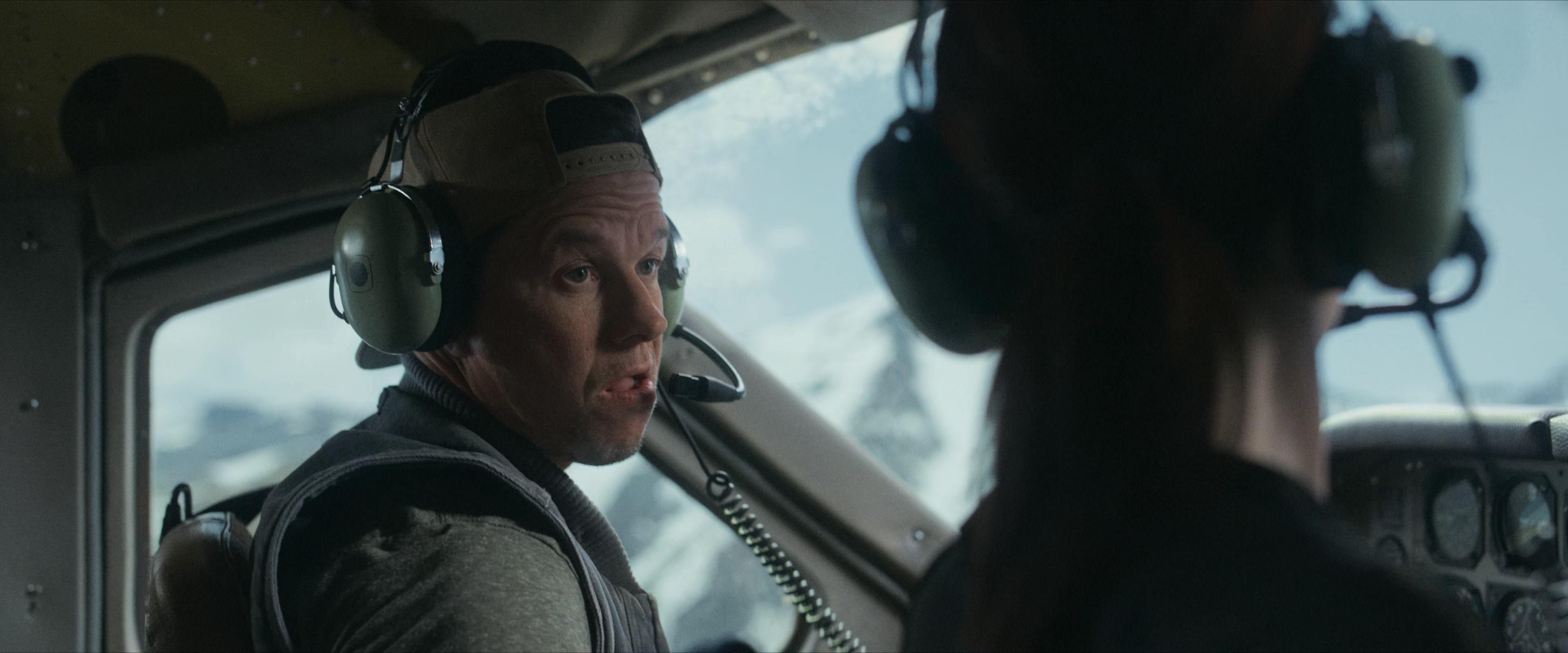 Flight Risk (2025) [4K] HD screenshot 1667