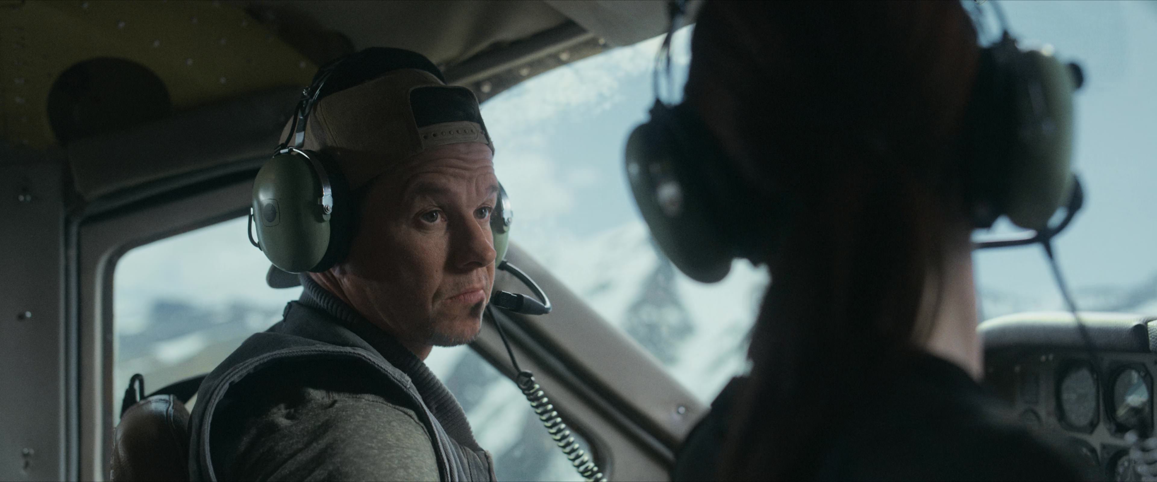 Flight Risk (2025) [4K] screencap 1668
