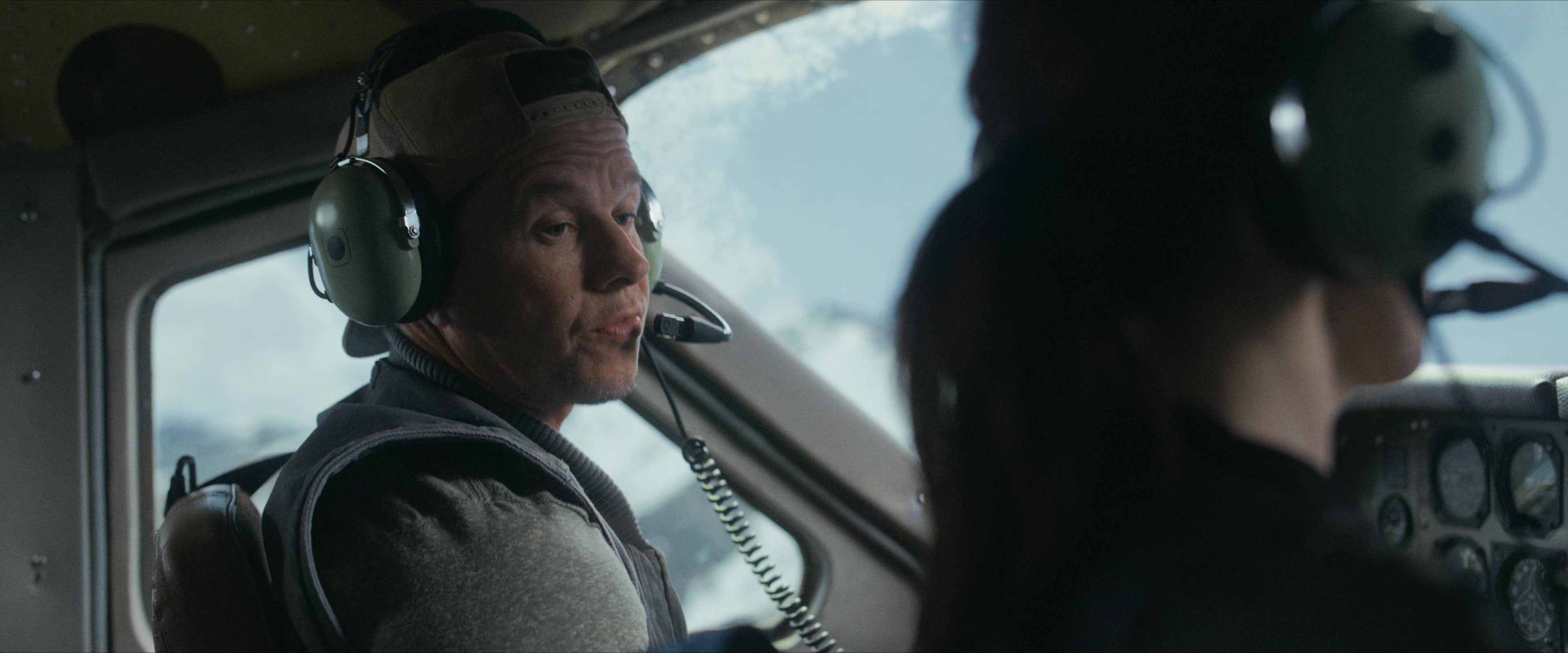 Flight Risk (2025) [4K] screencap 1680