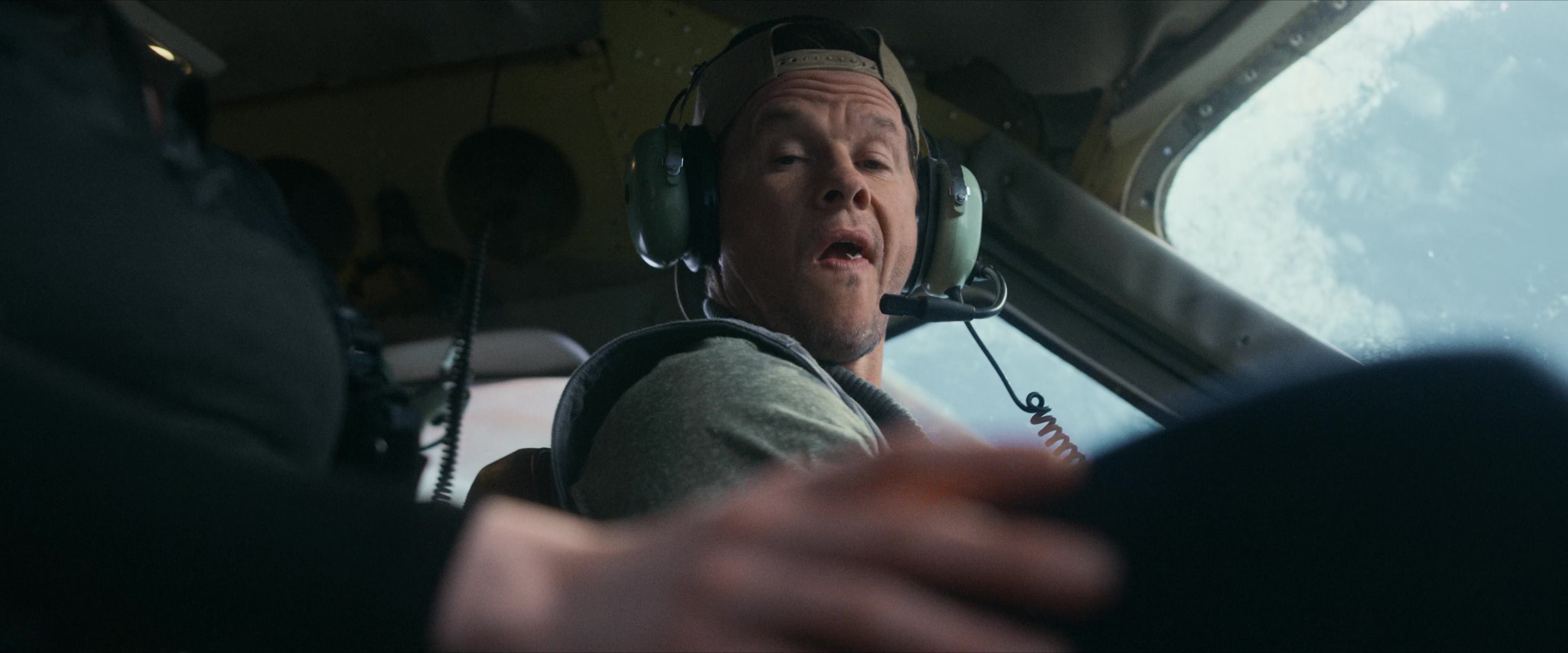 Flight Risk (2025) [4K] HD screenshot 1736