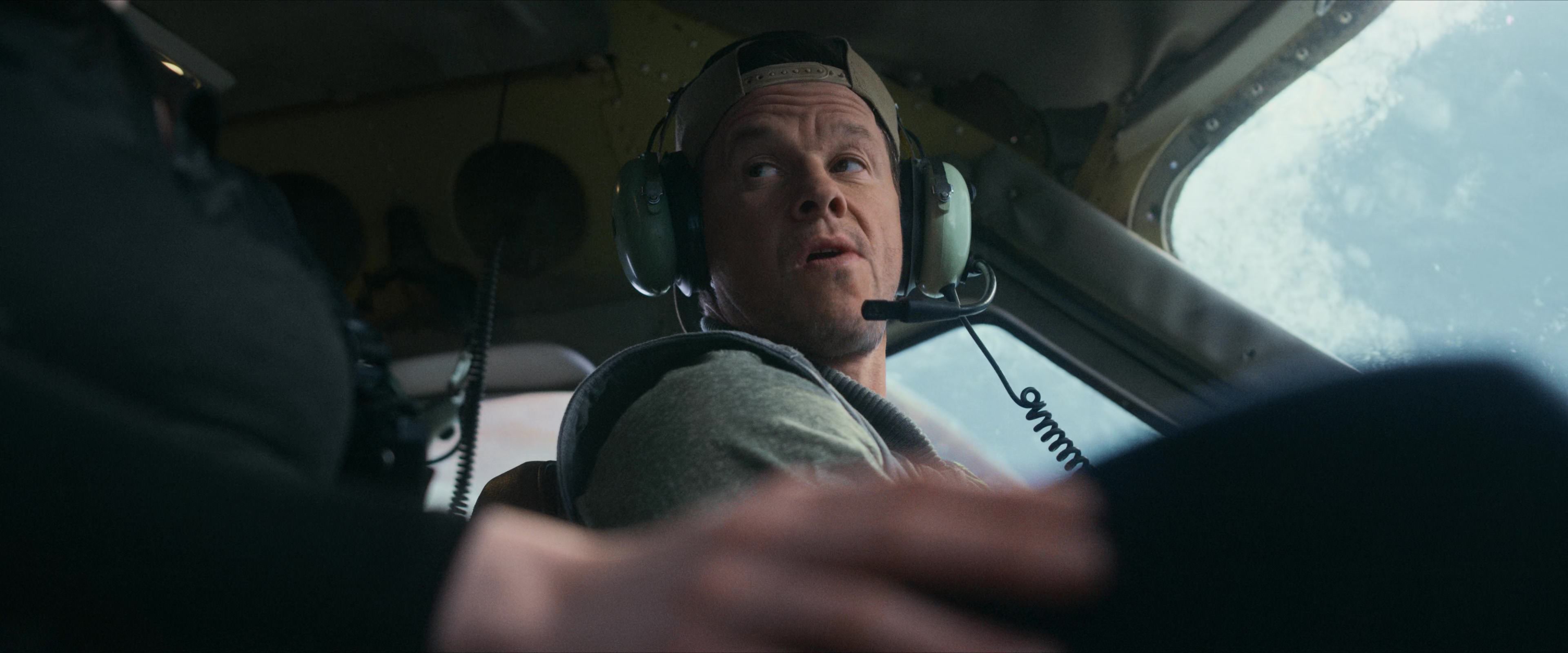 Flight Risk (2025) [4K] screencap 1737