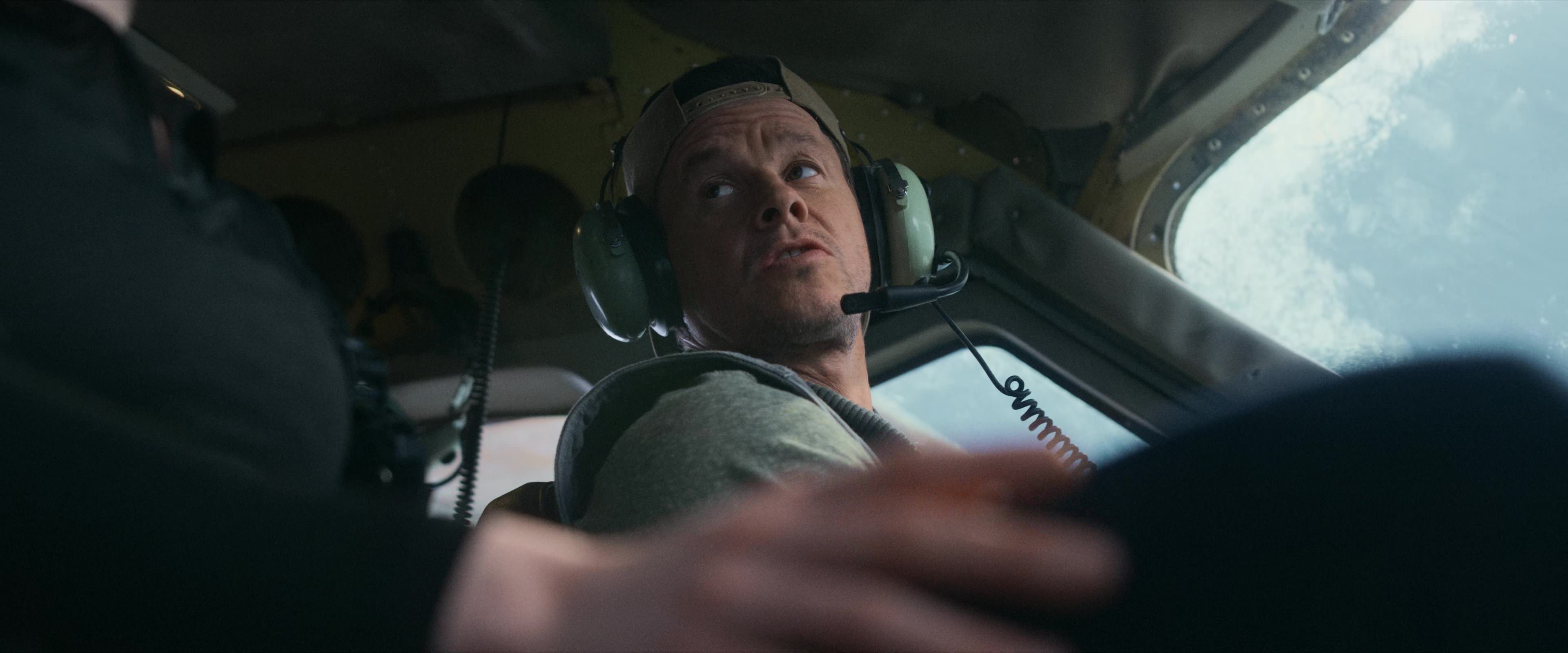 Flight Risk (2025) [4K] screencap 1740