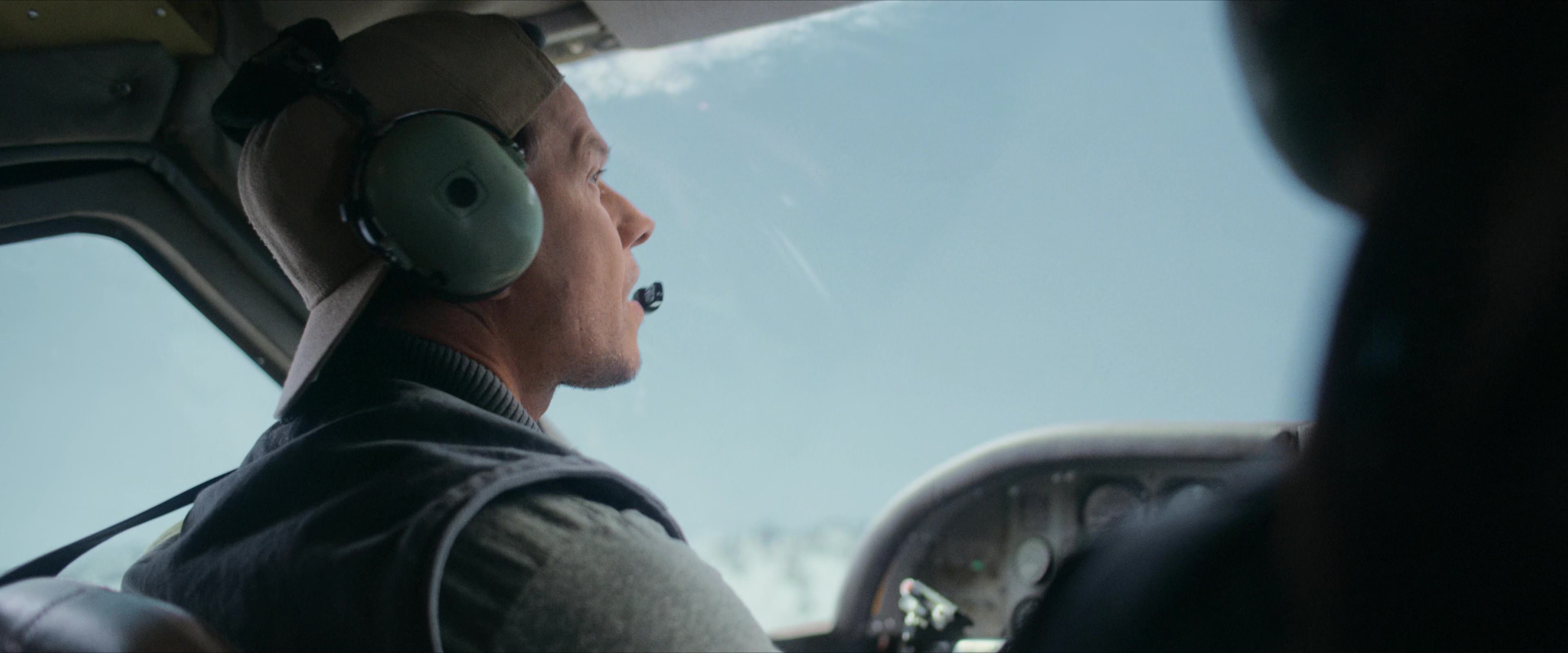 Flight Risk (2025) [4K] HD screenshot 1799