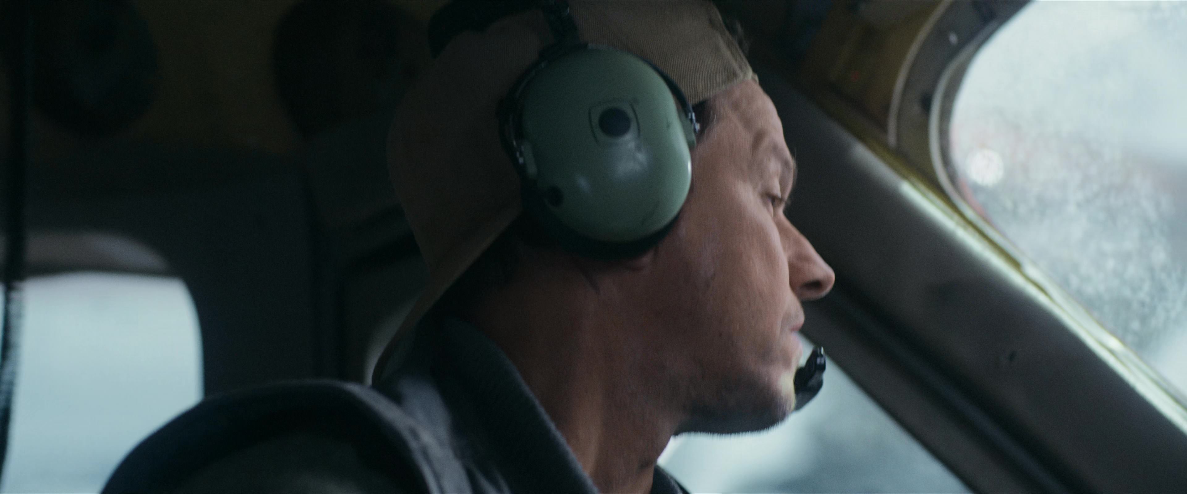 Flight Risk (2025) [4K] screencap 1806