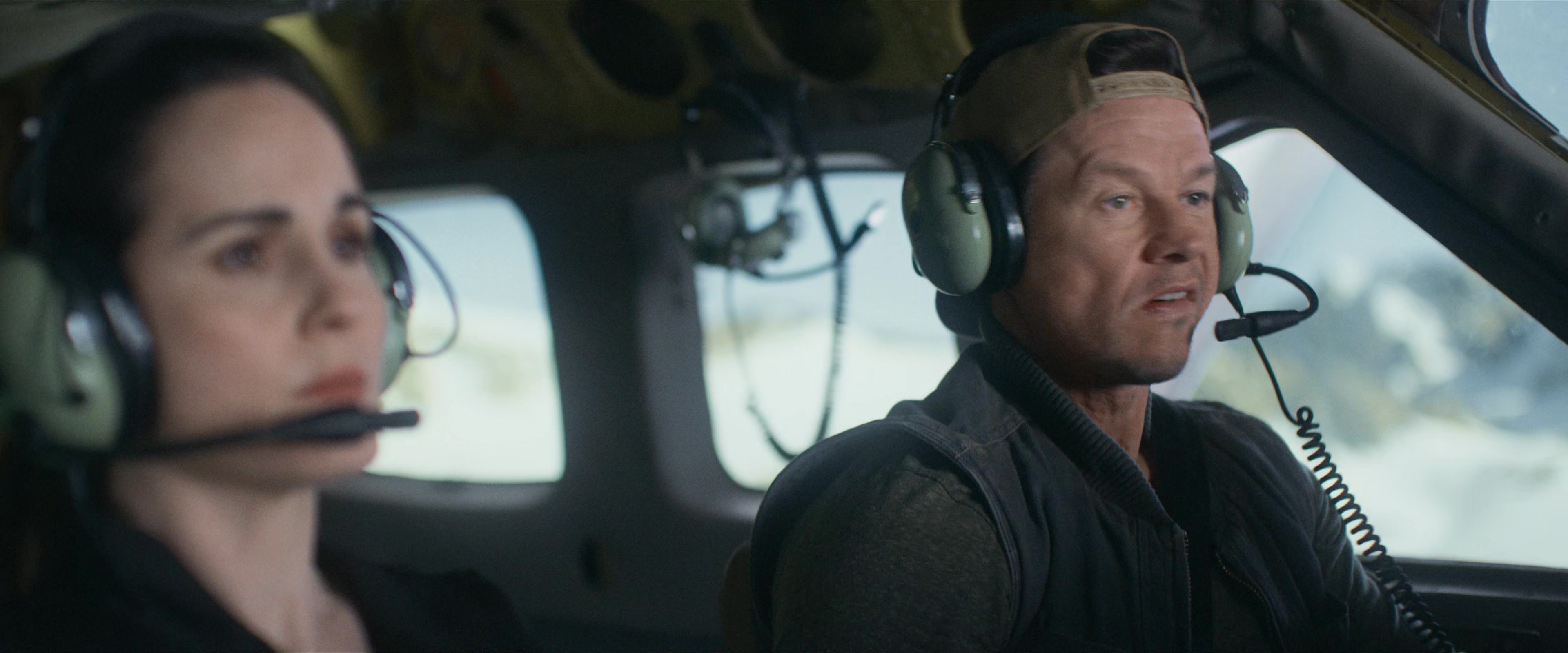Flight Risk (2025) [4K] screencap 1815