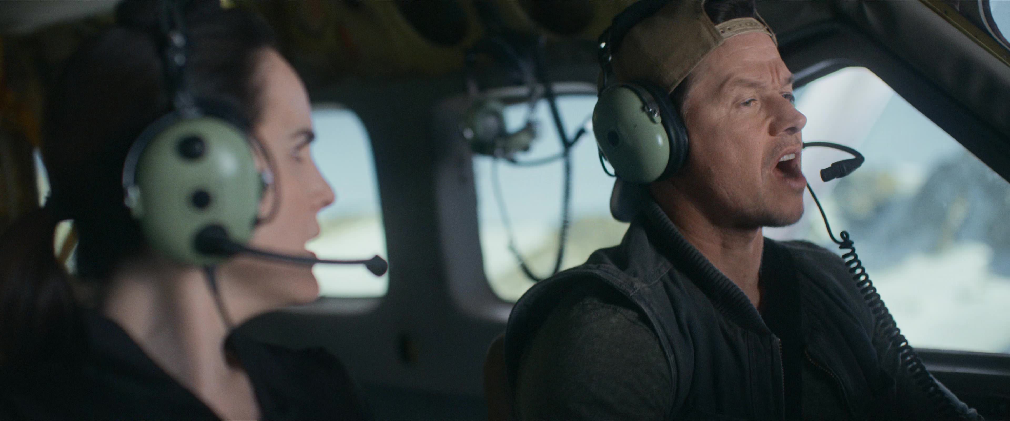 Flight Risk (2025) [4K] screencap 1821