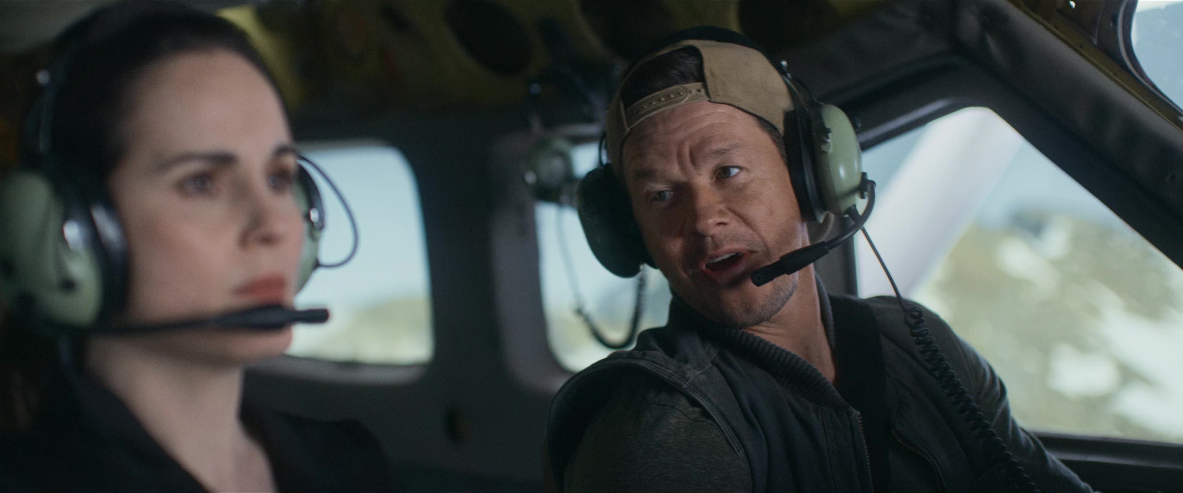 Flight Risk (2025) [4K] screencap 1842