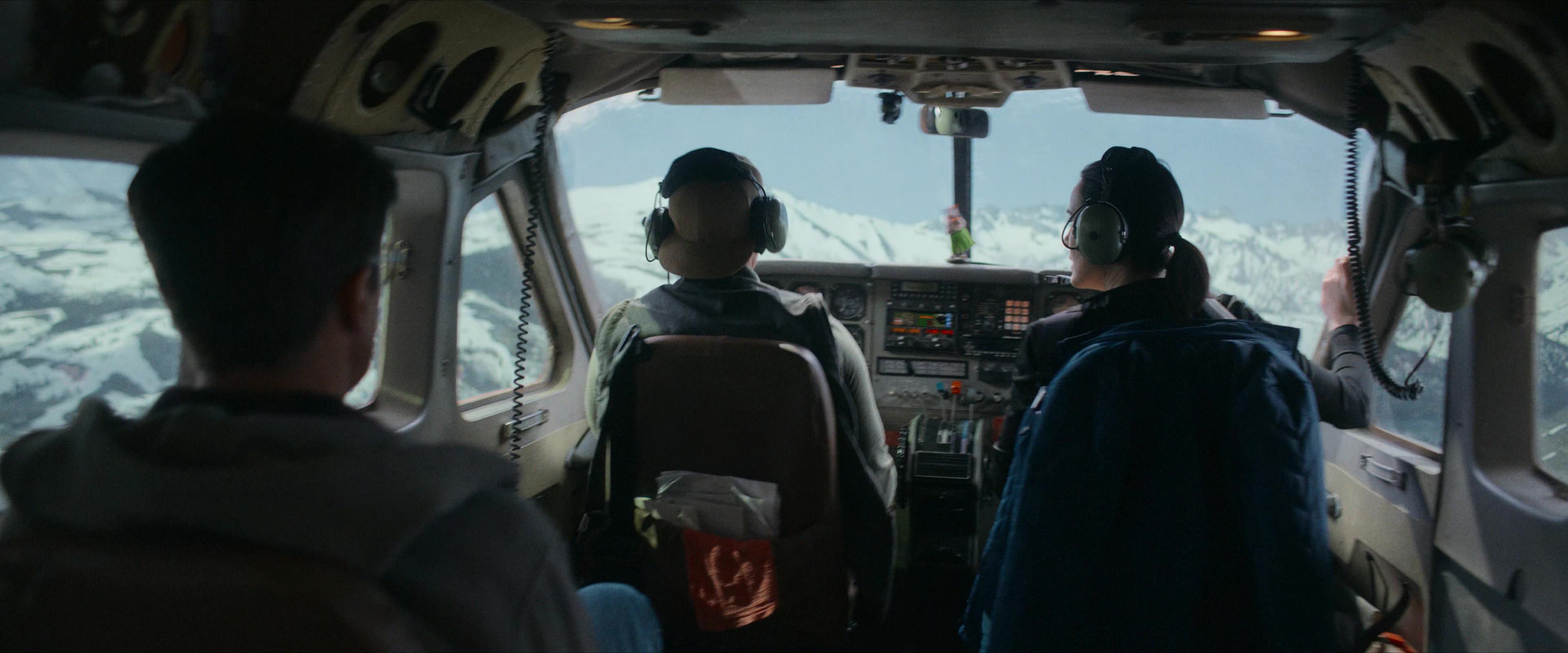 Flight Risk (2025) [4K] screencap 1848